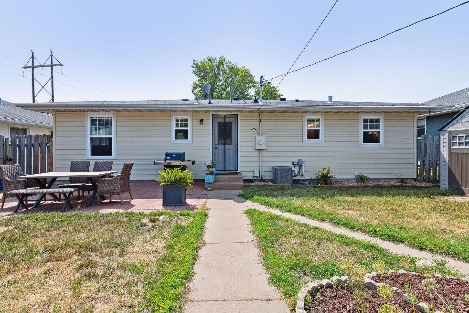 3639 Buchanan Street NE