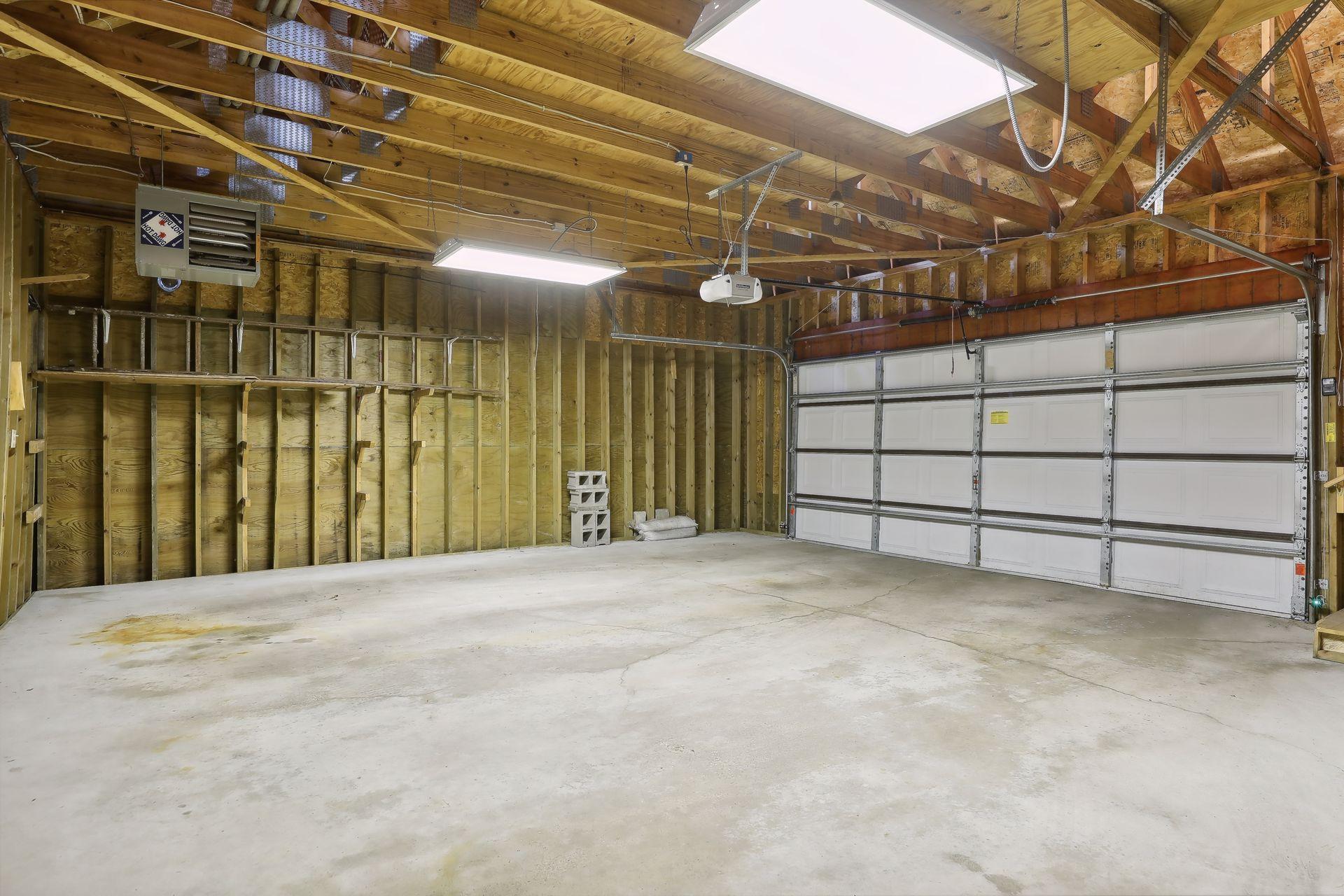 894 Arlington Avenue W