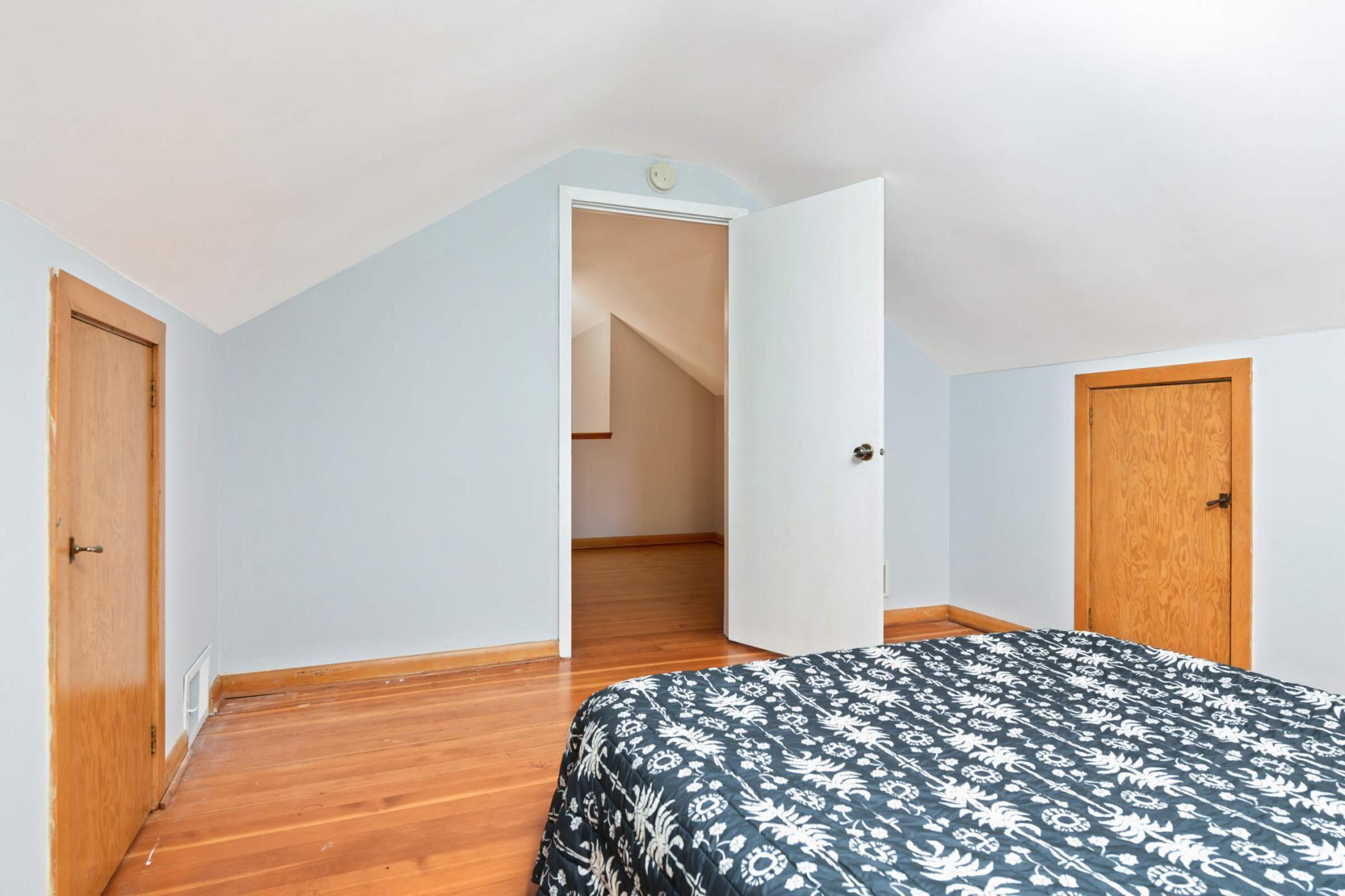 3606 Russell Avenue N