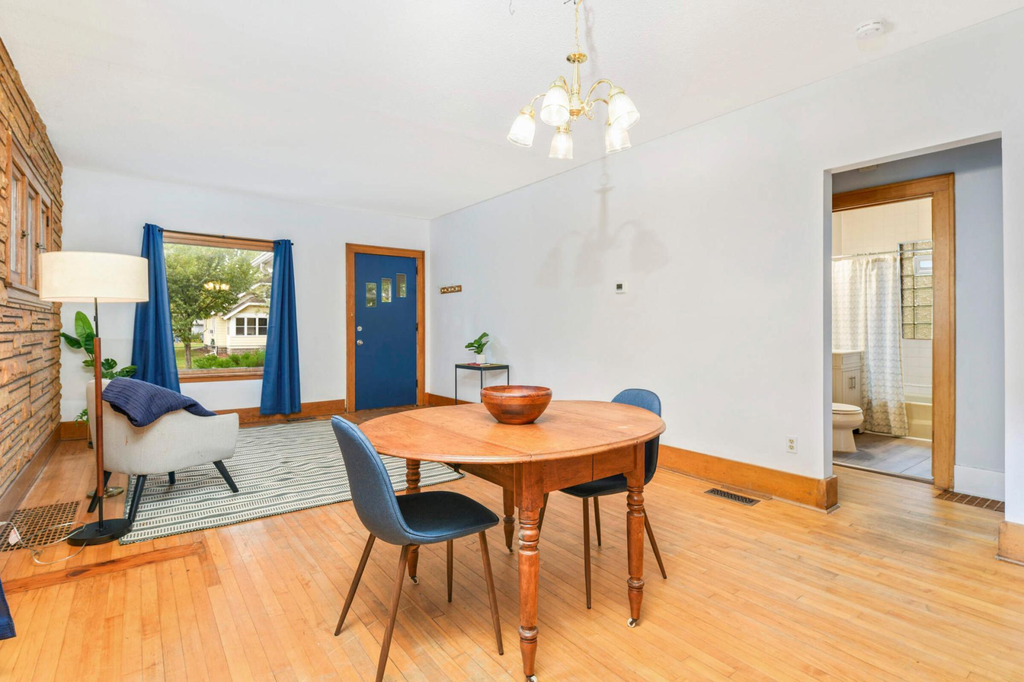 3606 Russell Avenue N