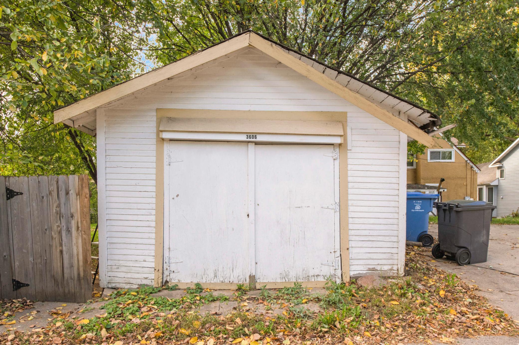 3606 Russell Avenue N