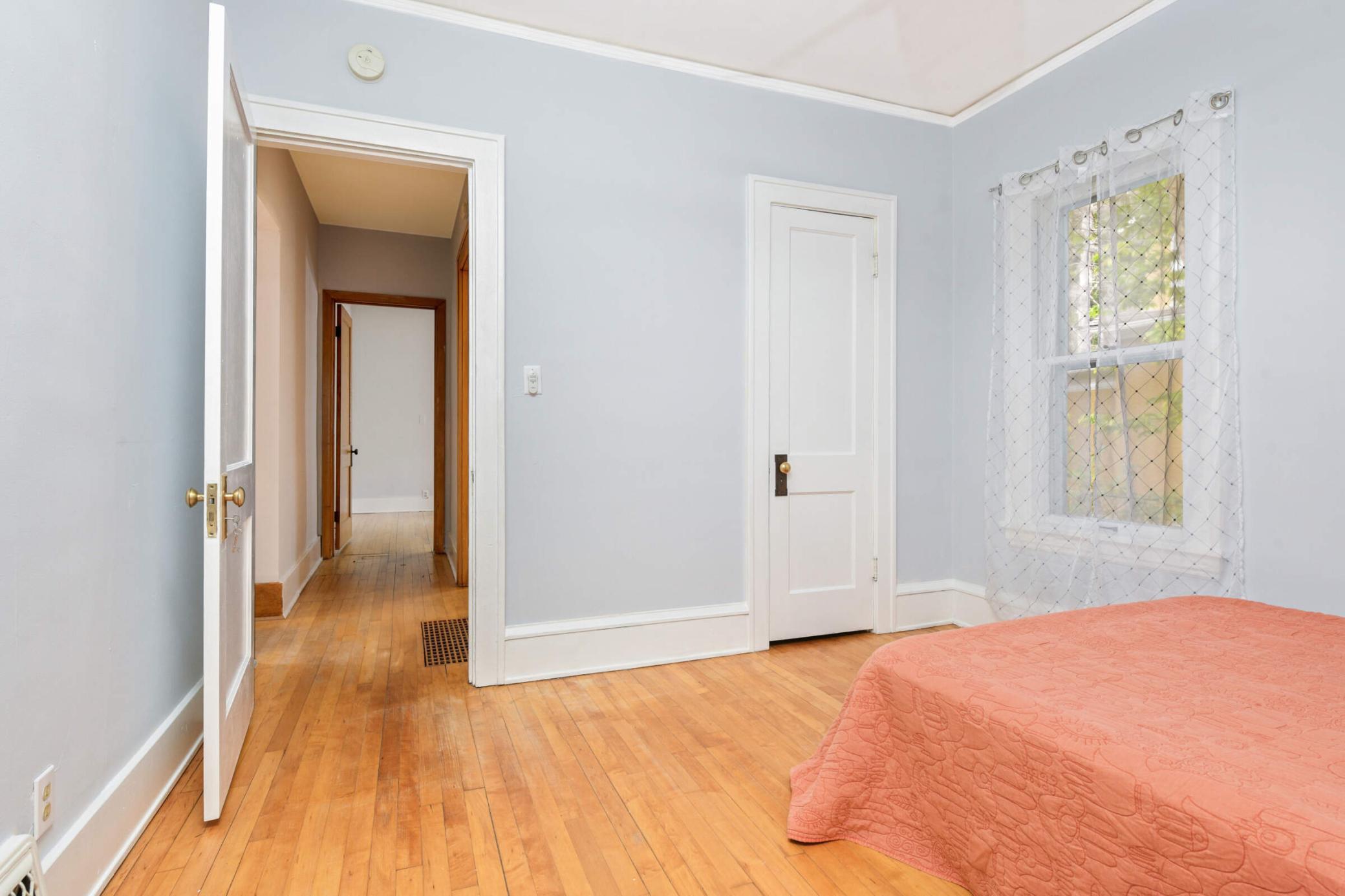 3606 Russell Avenue N