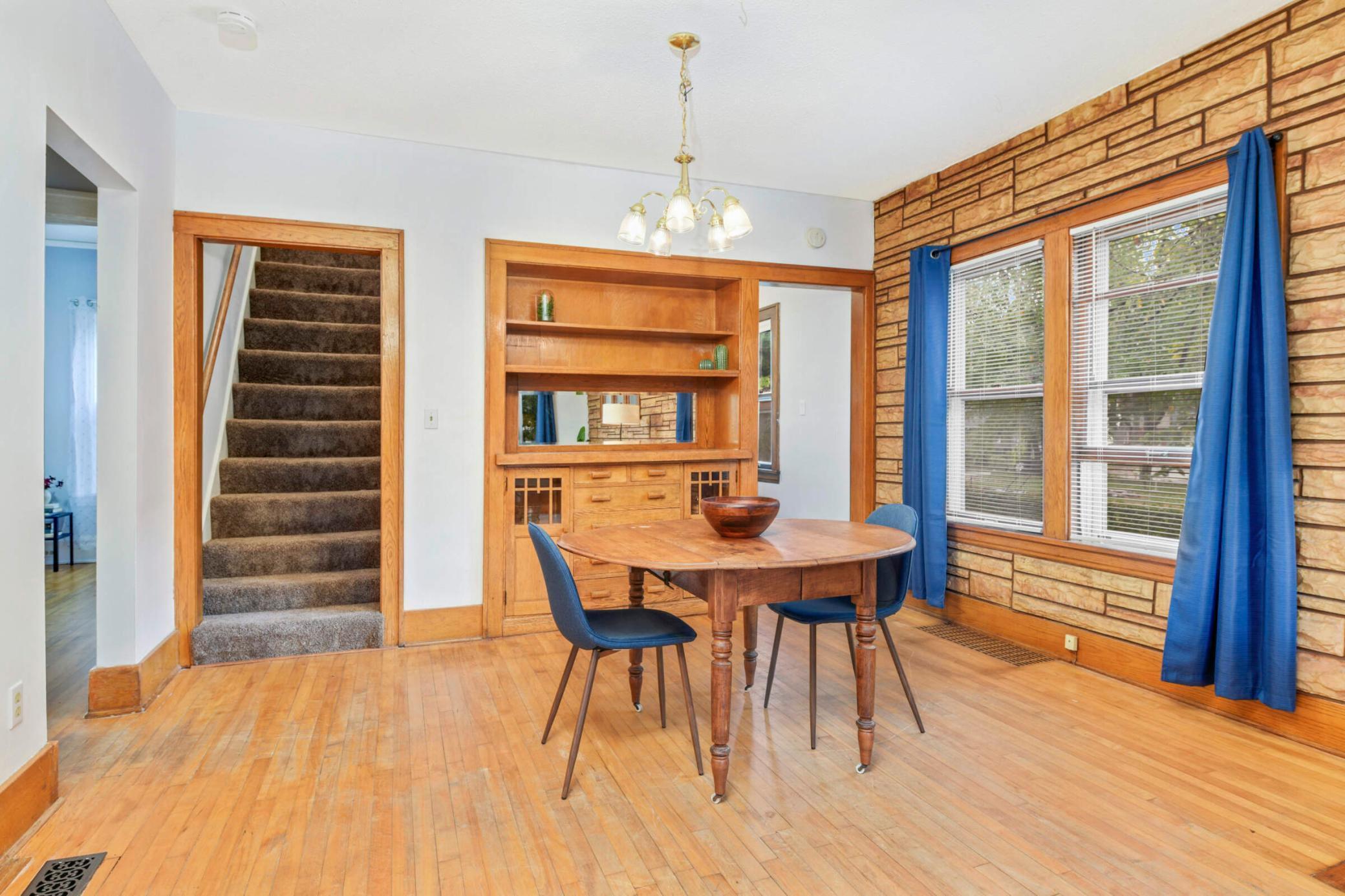 3606 Russell Avenue N