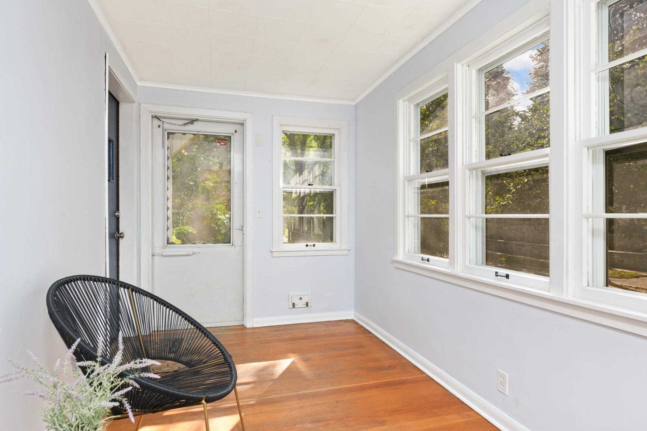 3606 Russell Avenue N