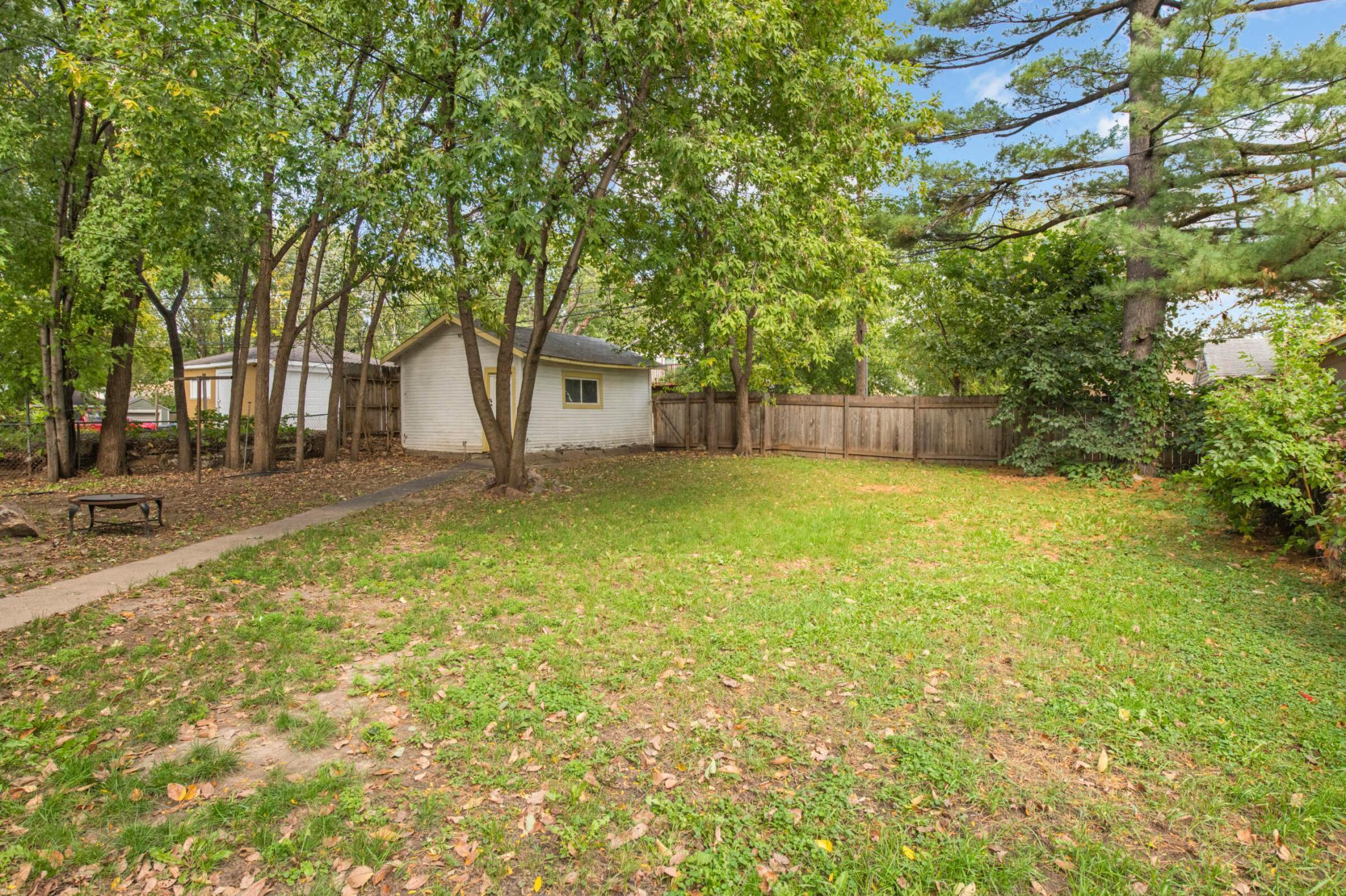 3606 Russell Avenue N