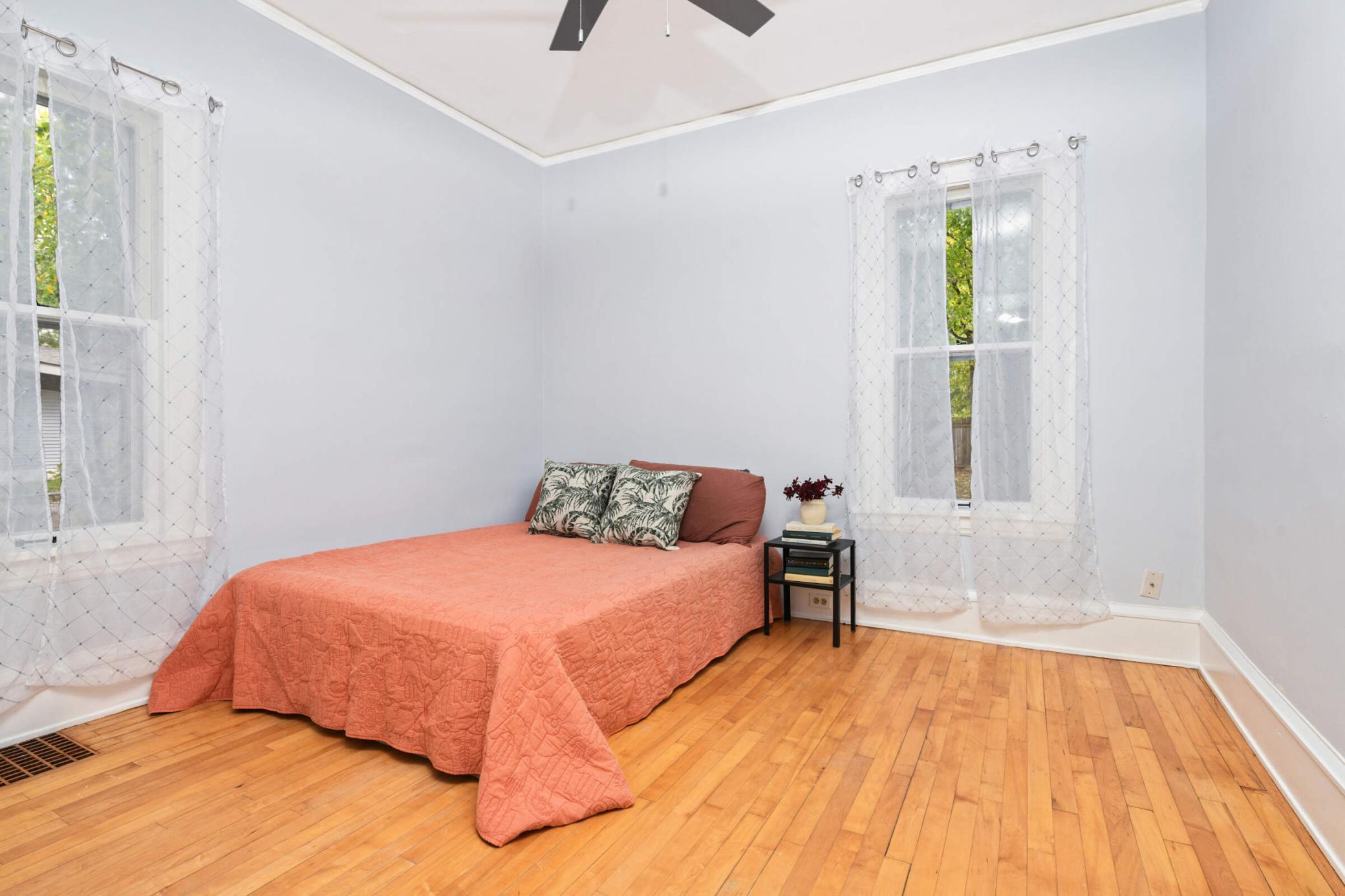 3606 Russell Avenue N