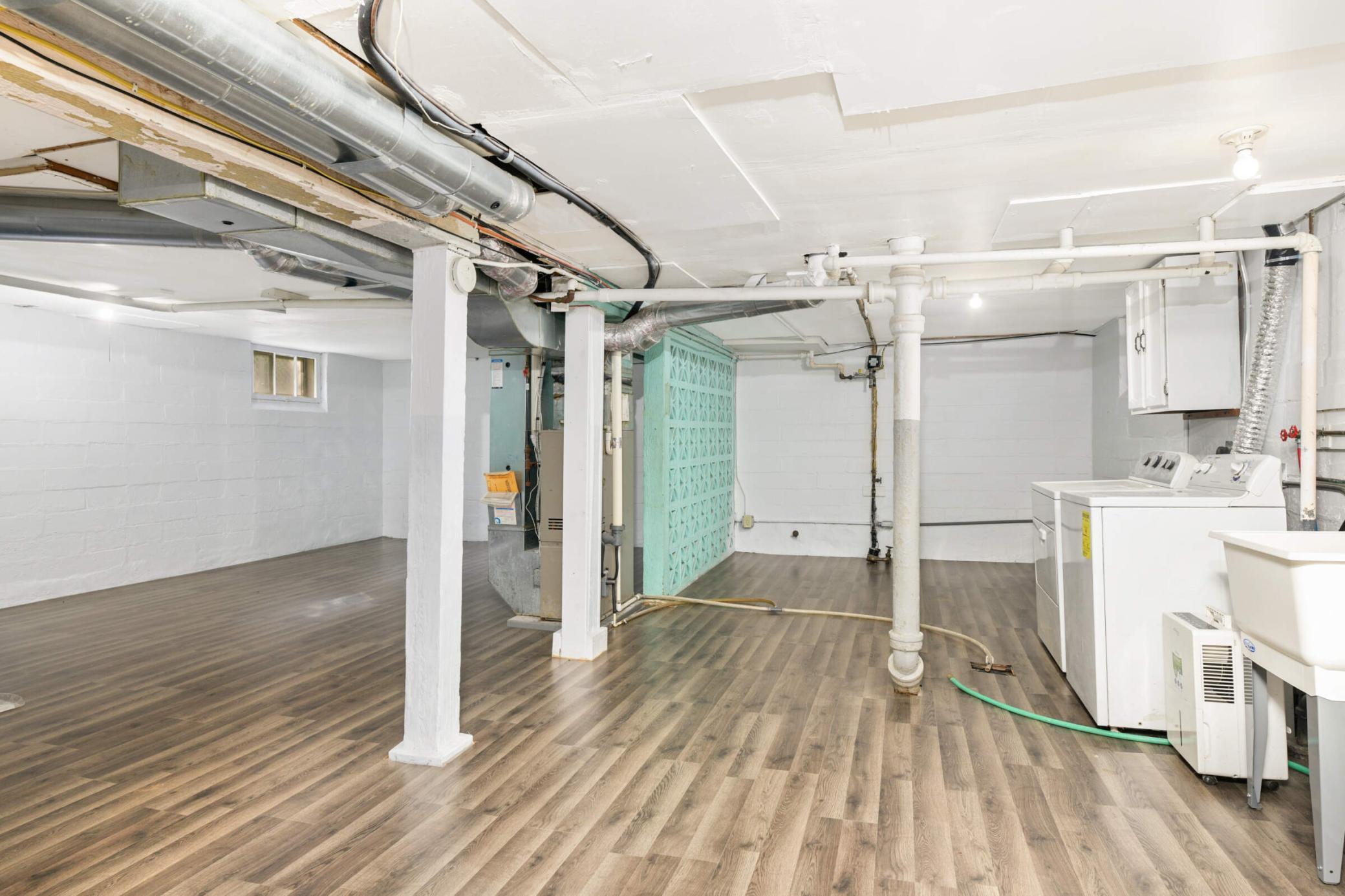 3606 Russell Avenue N