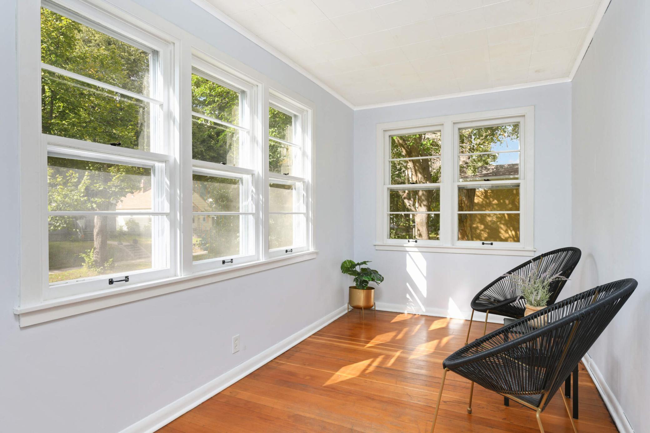 3606 Russell Avenue N