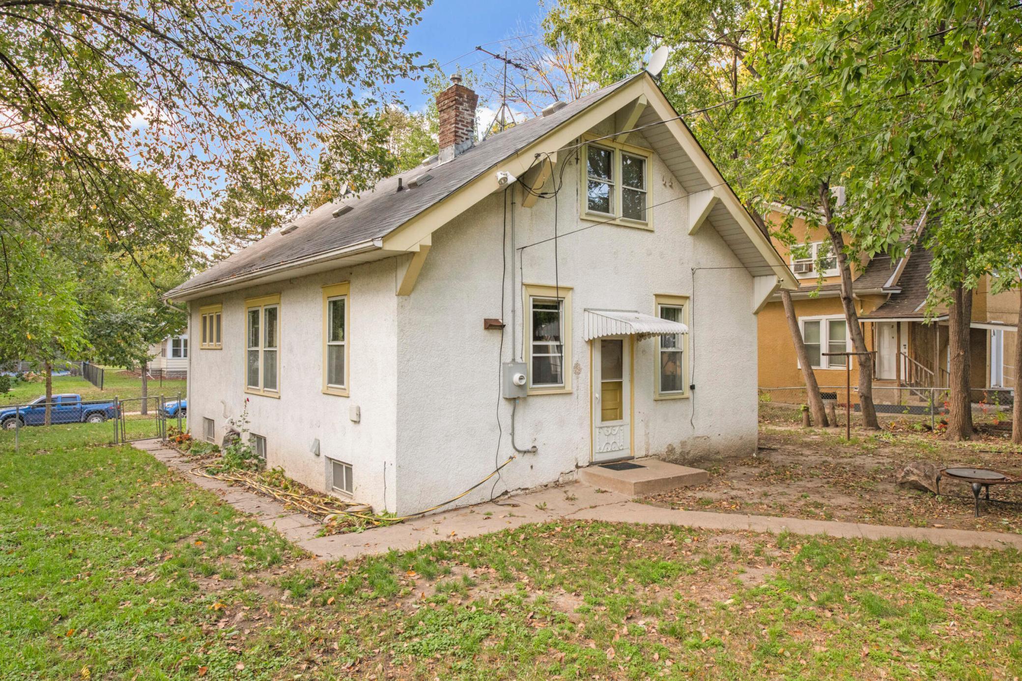 3606 Russell Avenue N