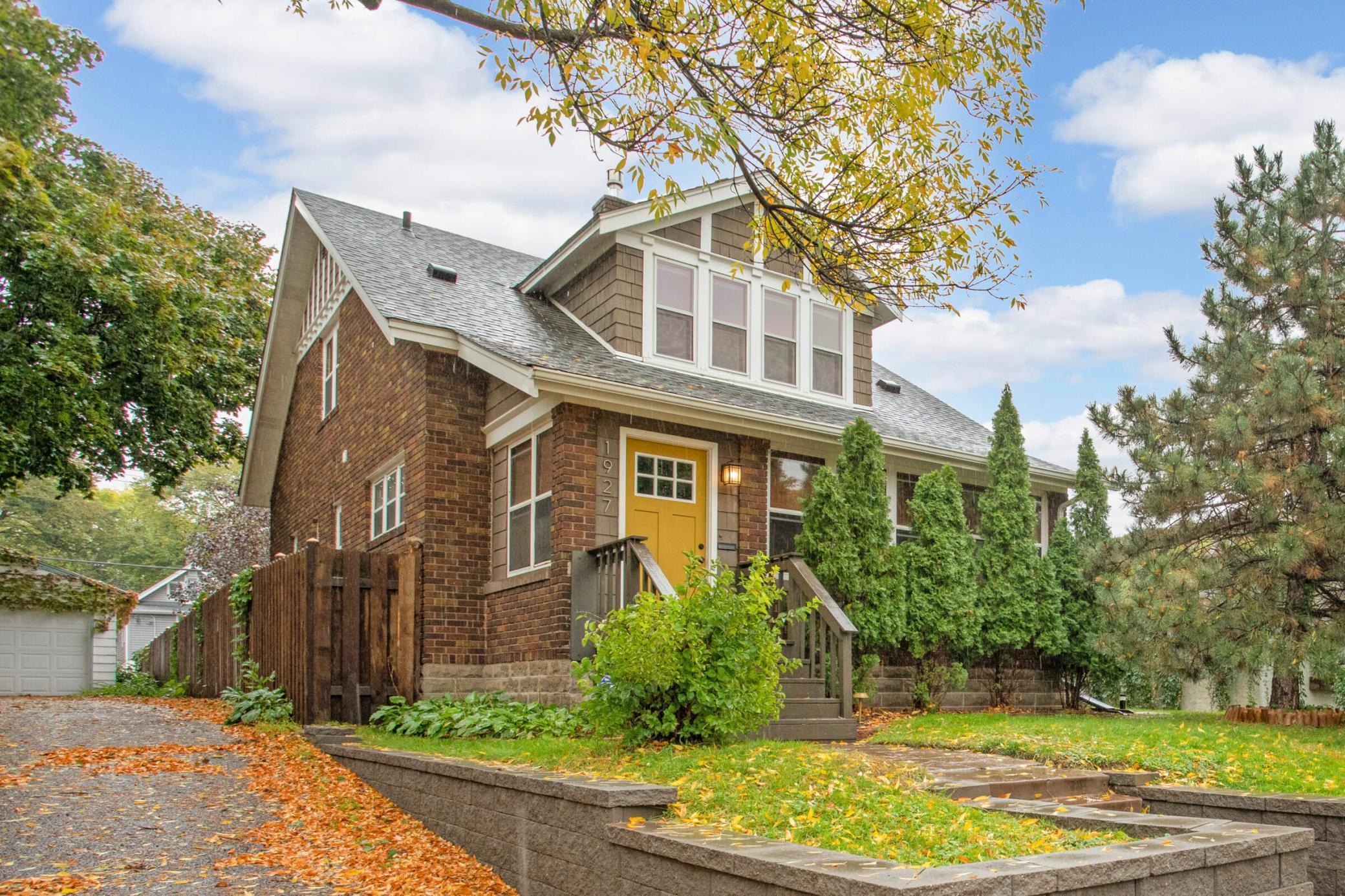 1927 Buchanan Street NE