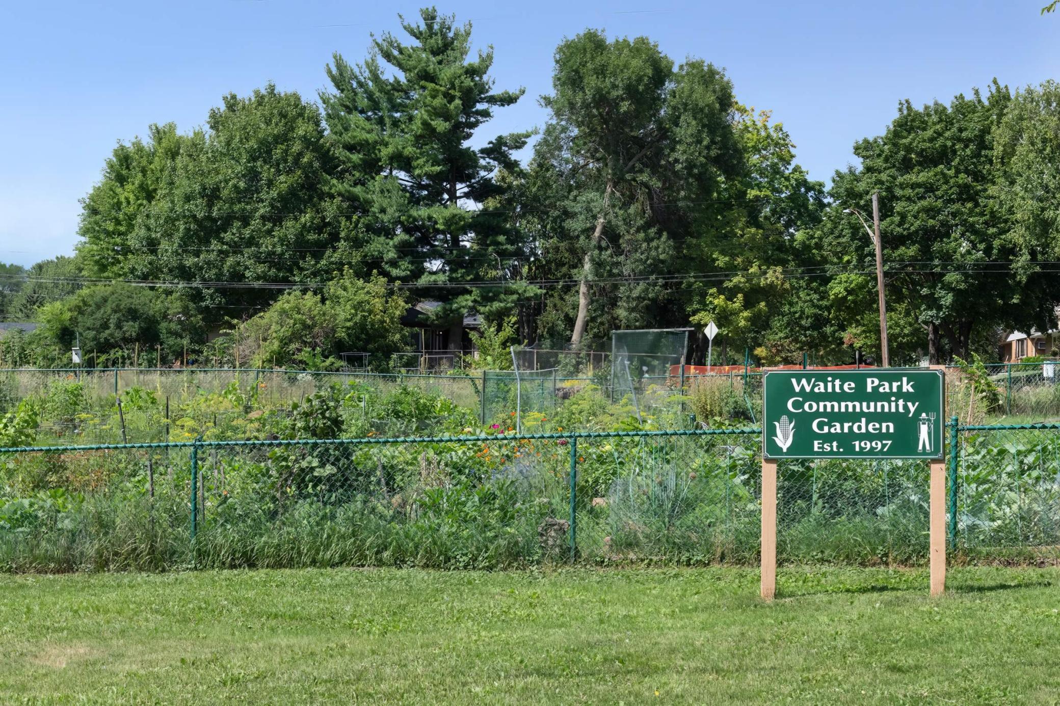 3442 Fillmore Street NE