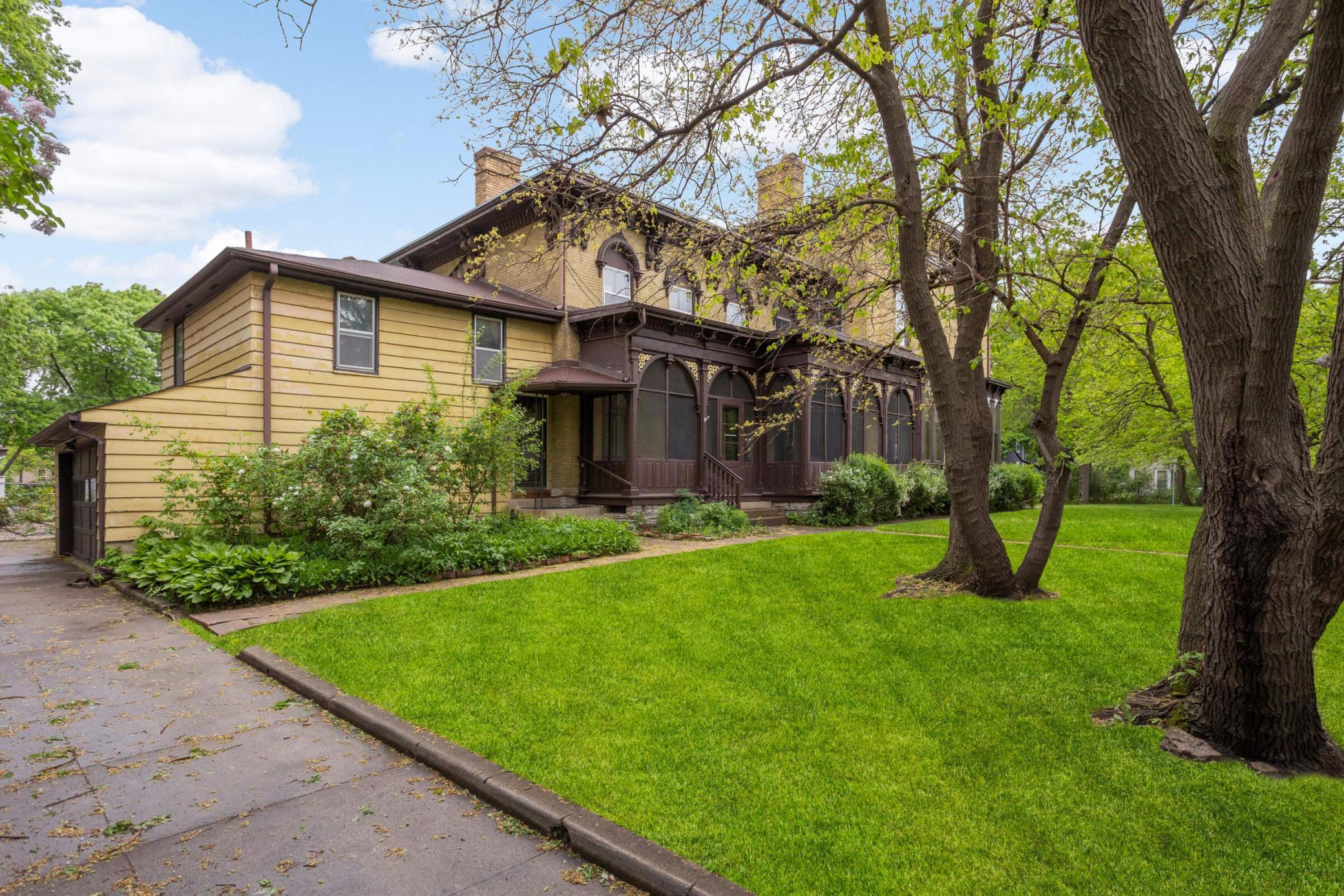 424 5th Street SE