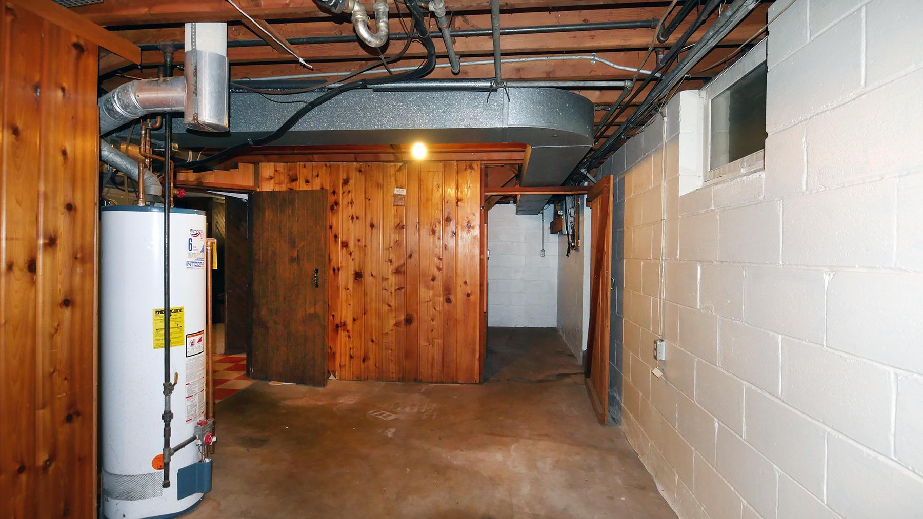 11848 Larch Street NW