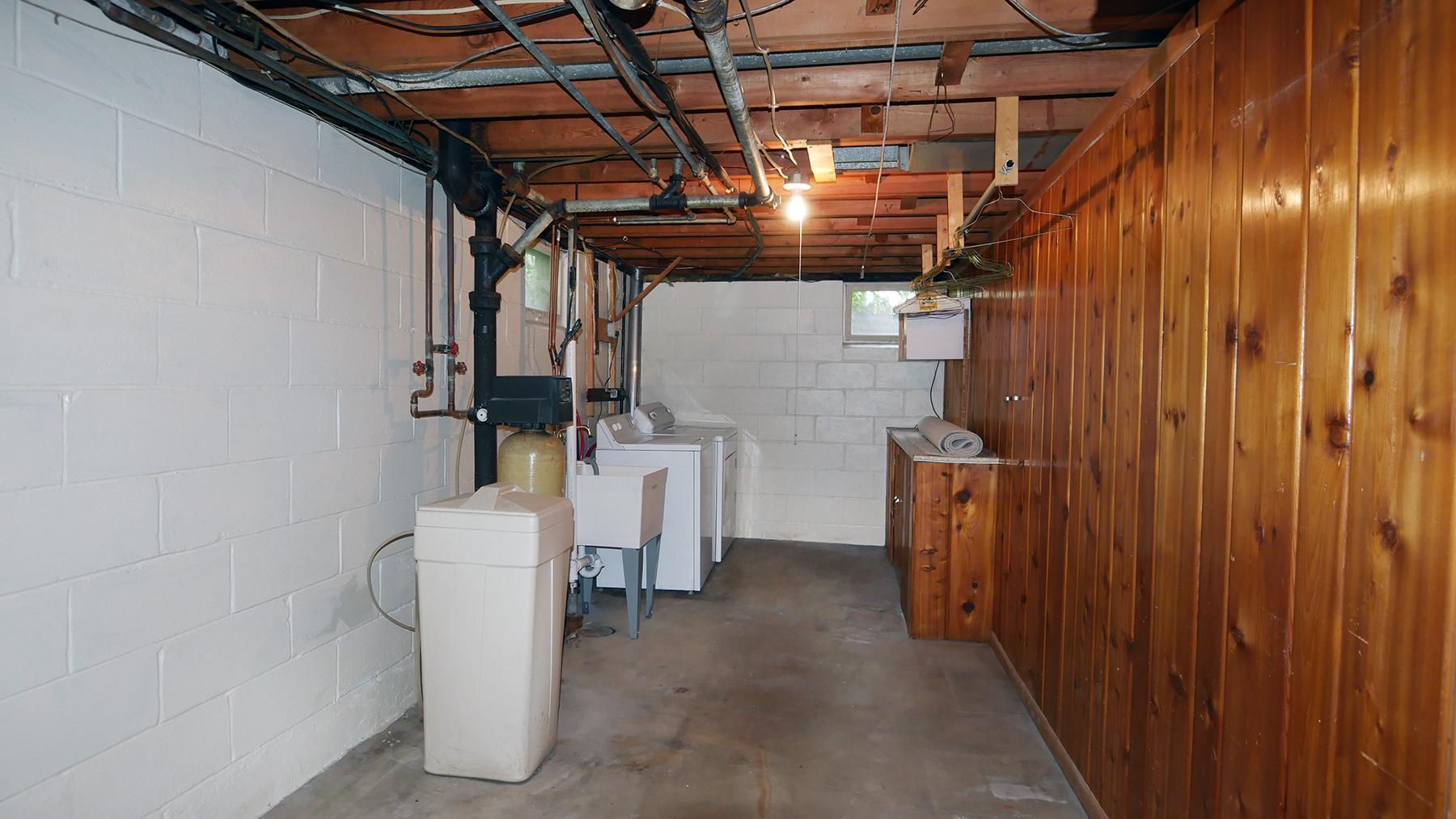 11848 Larch Street NW