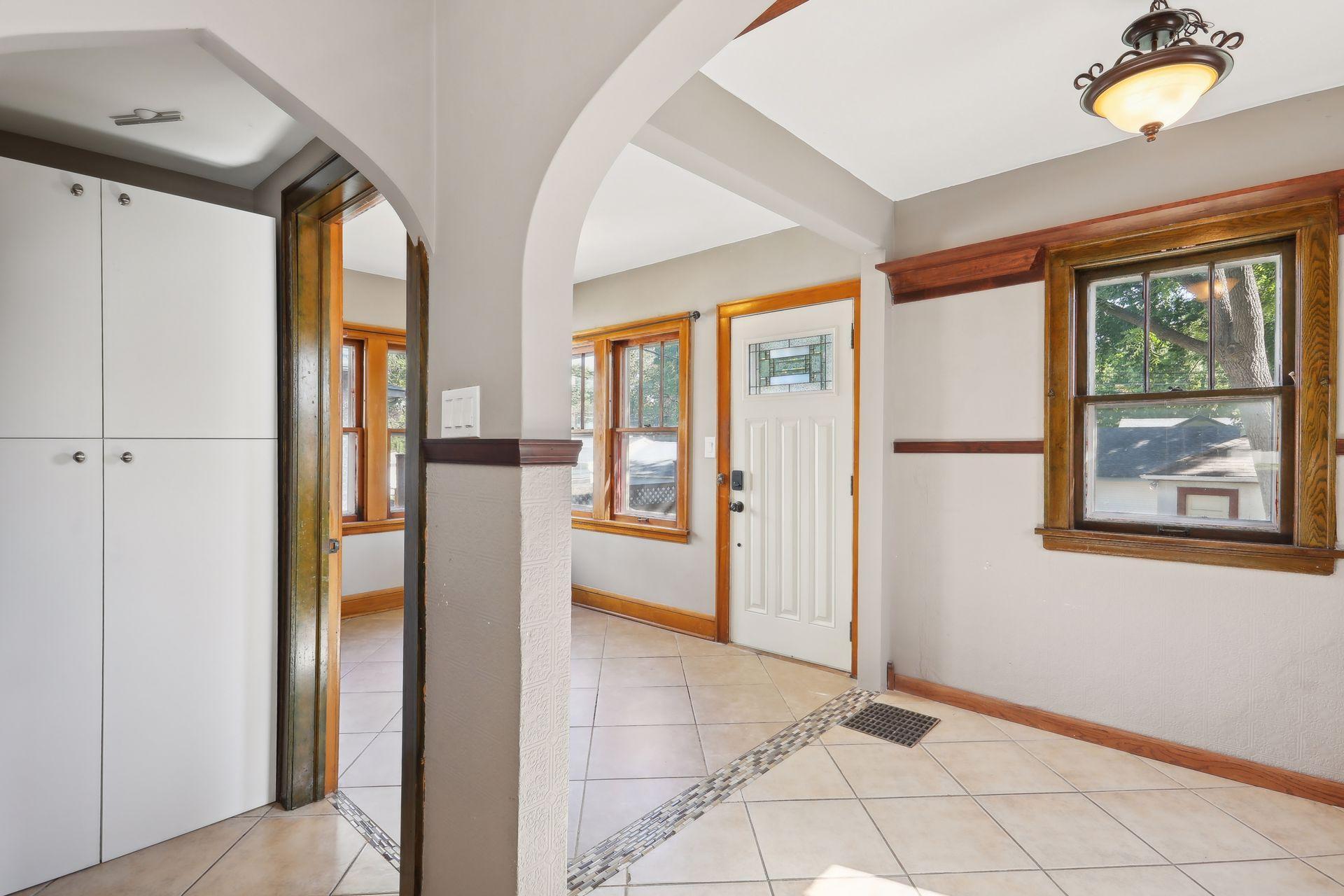 2645 Hayes Street NE