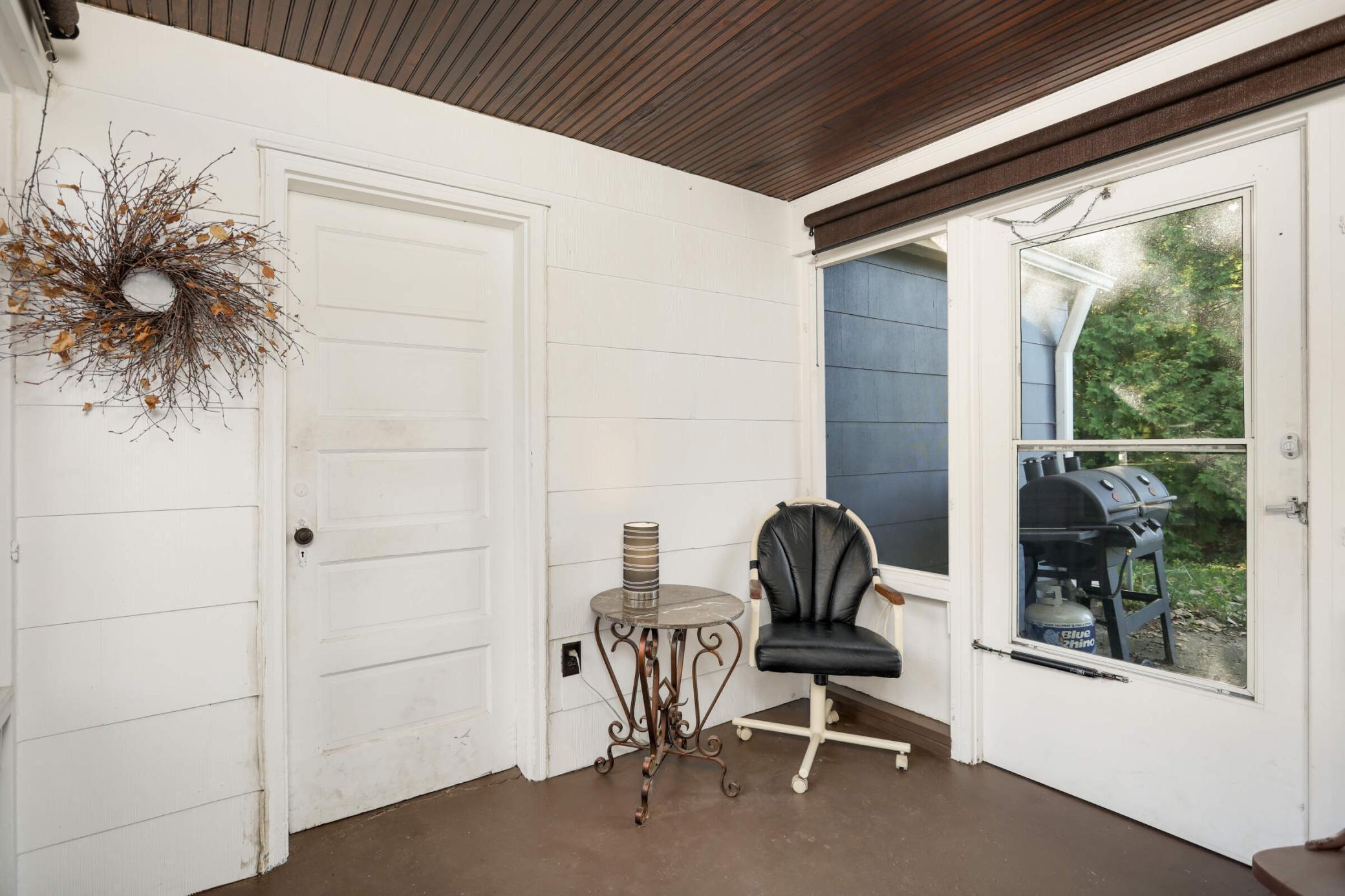 7886 Sunnyside Road