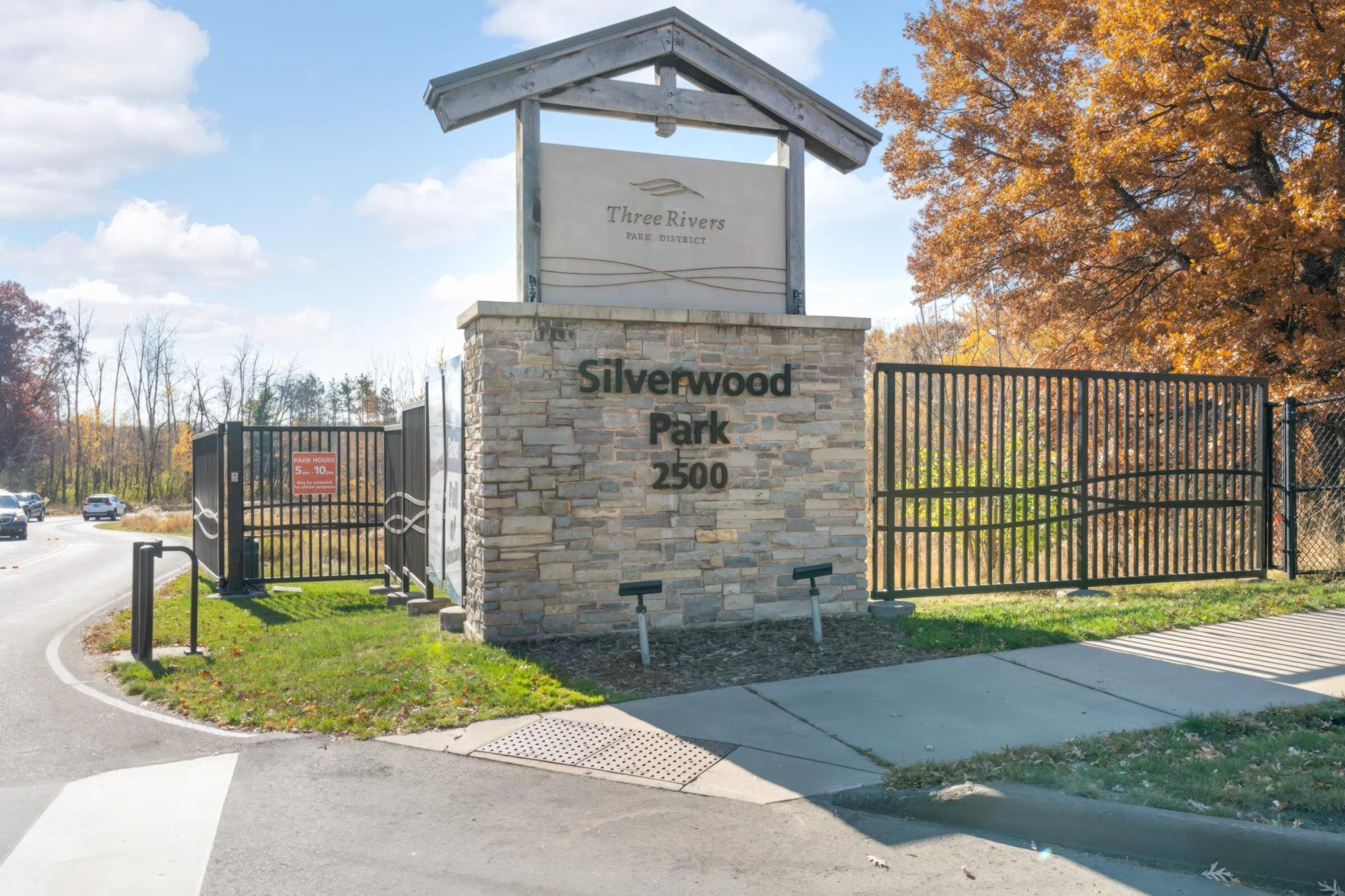 4756 Stinson Boulevard NE