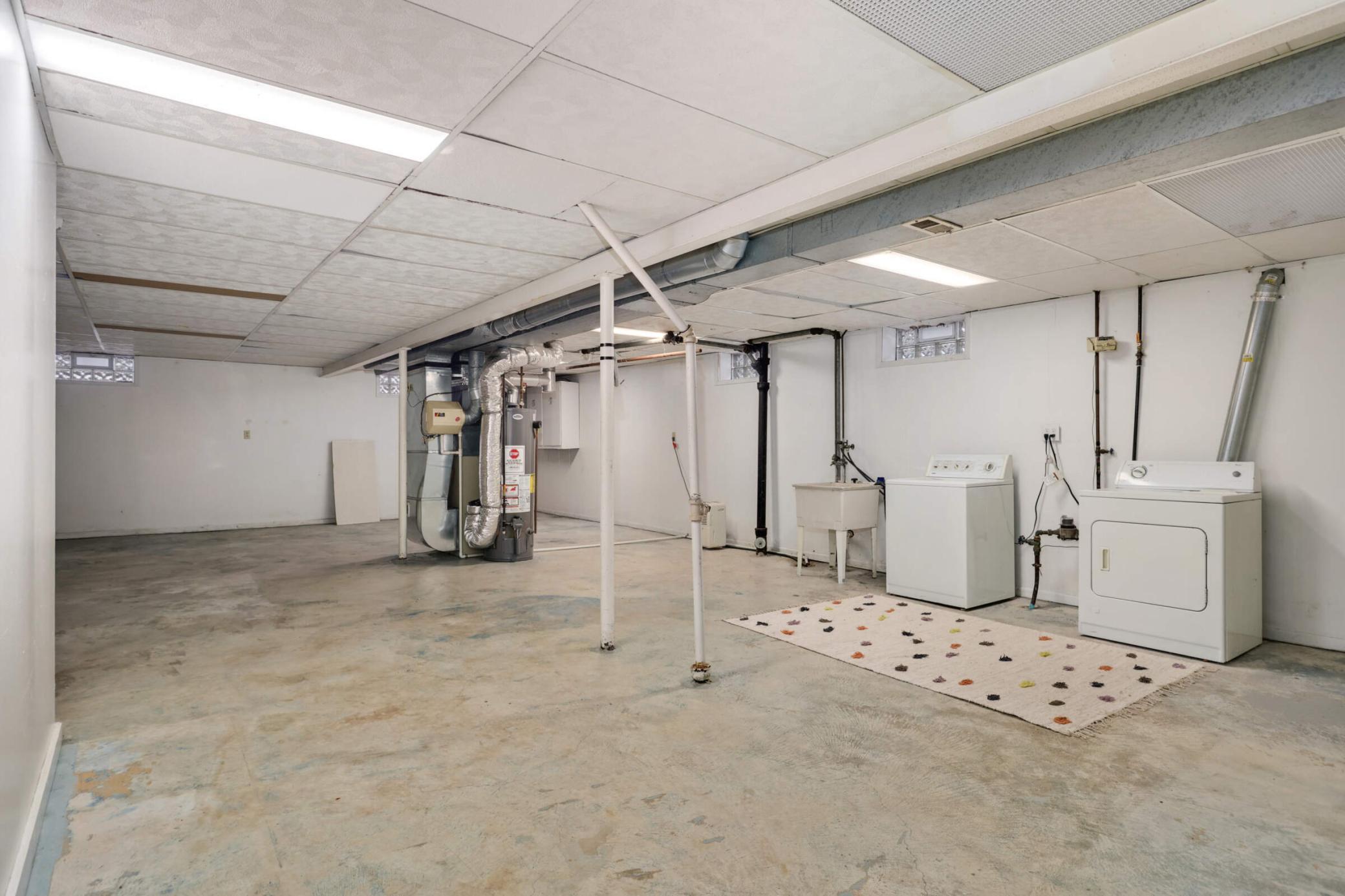 4756 Stinson Boulevard NE