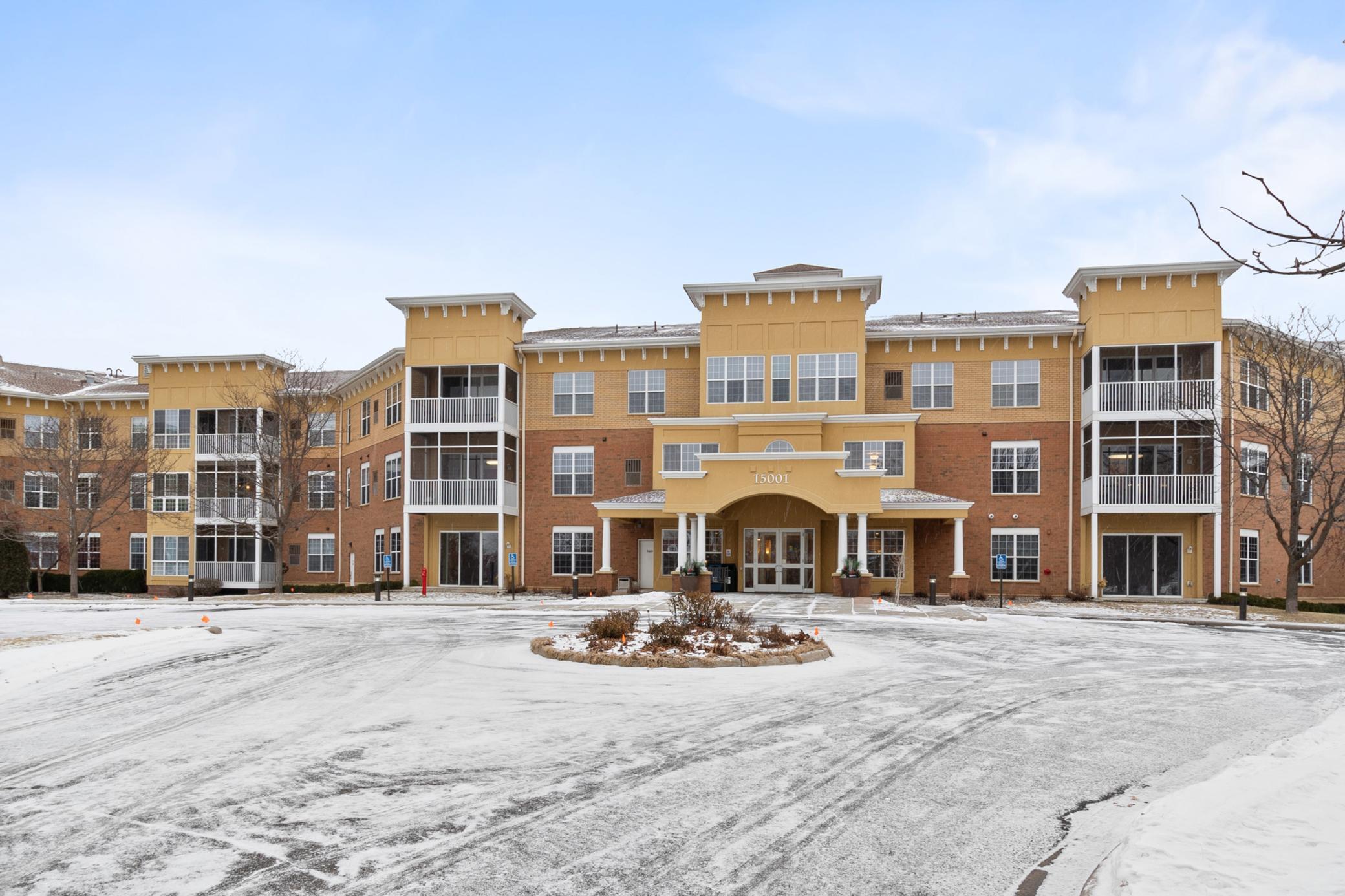 15001 Burnhaven Drive Unit: 201