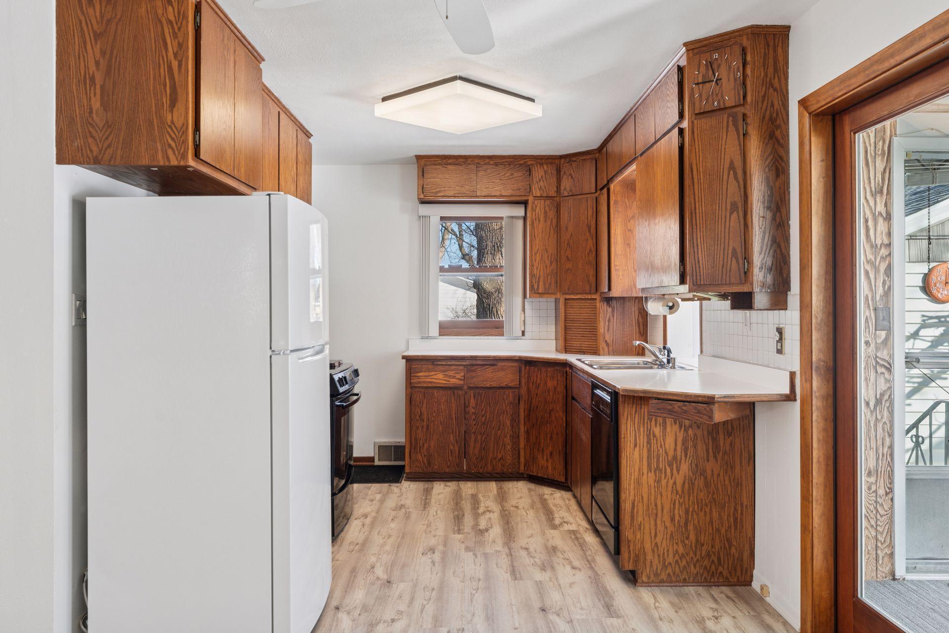 684 County Road B2 W