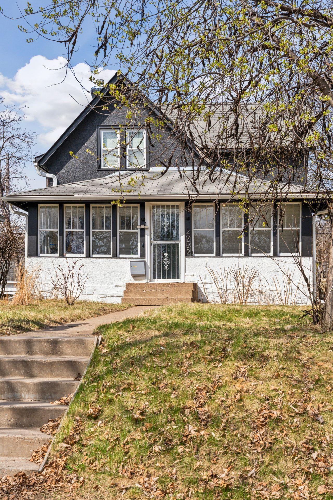 2958 Lincoln Street NE