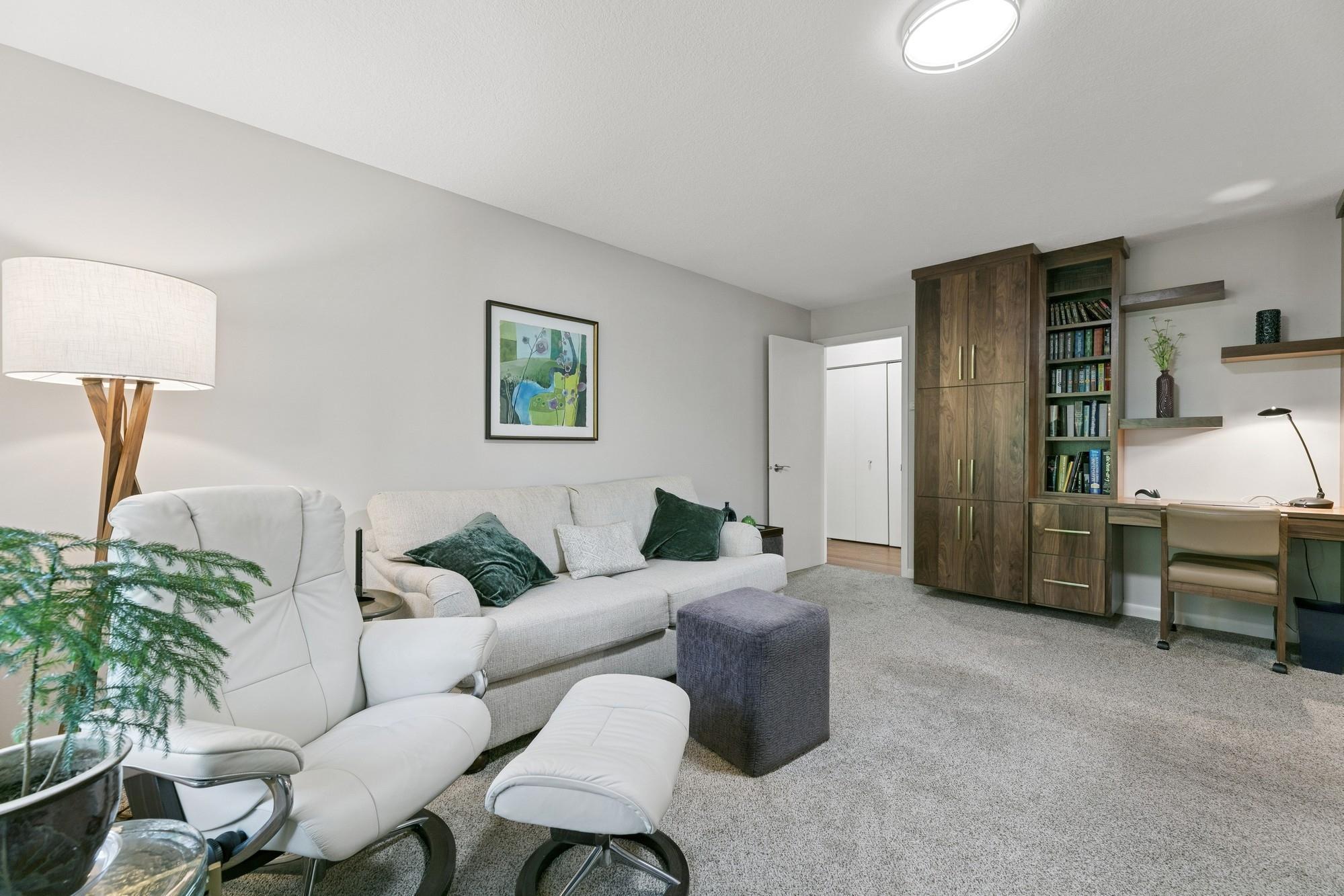 1299 Black Oaks Court N Unit: 1D