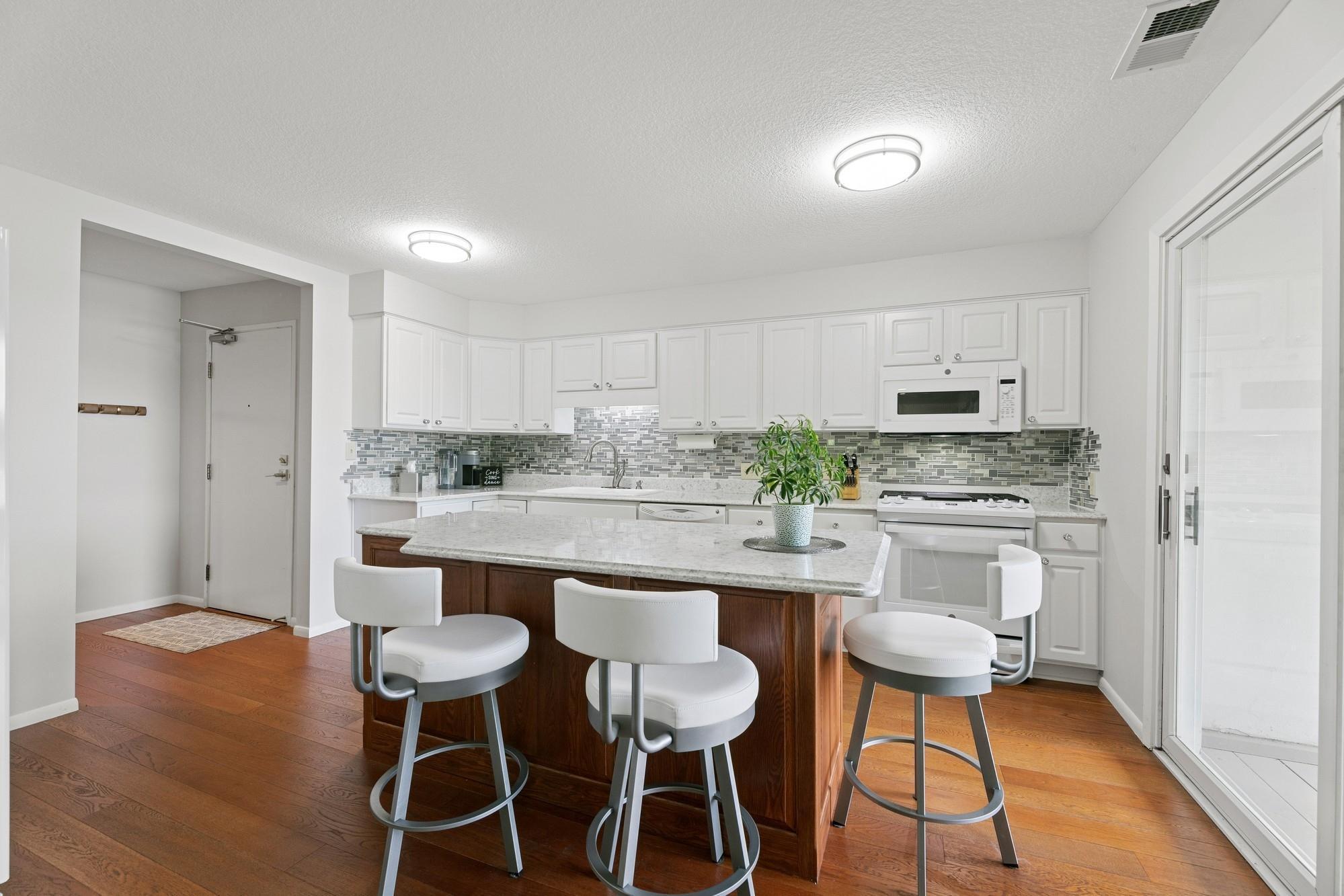 1299 Black Oaks Court N Unit: 1D