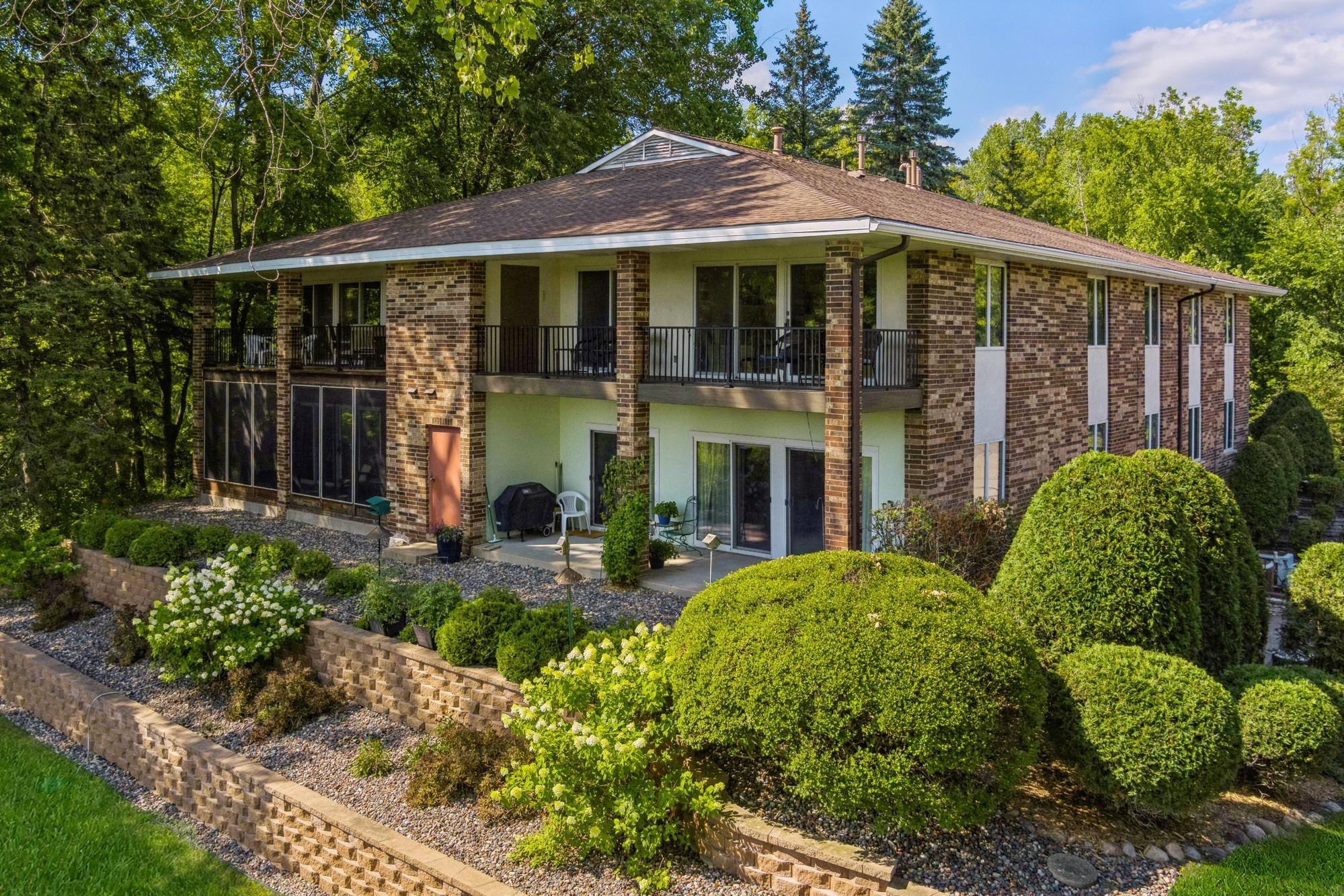 1299 Black Oaks Court N Unit: 1D