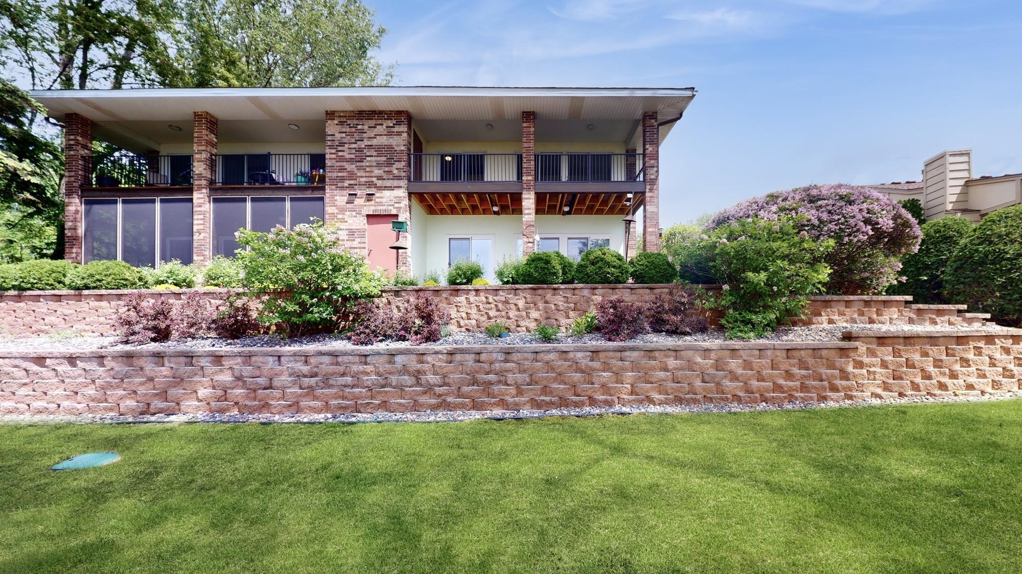 1299 Black Oaks Court N Unit: 1D