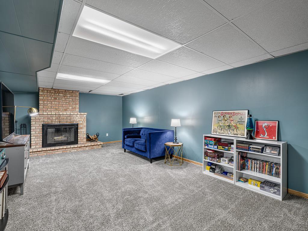 54 66th Way NE