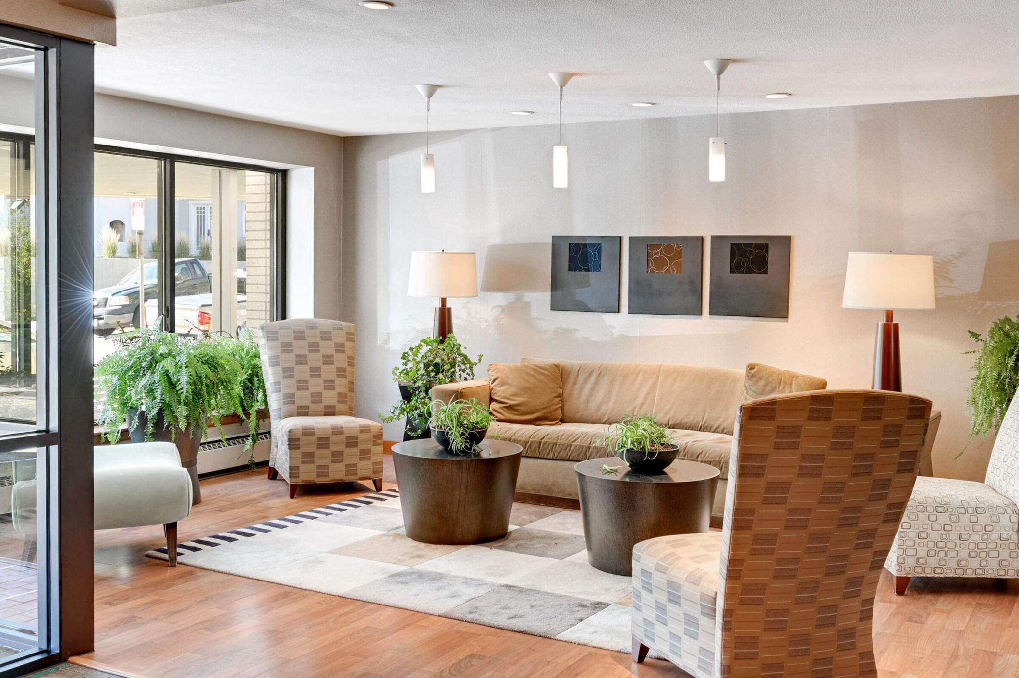 2700 W 44th Street Unit: 401