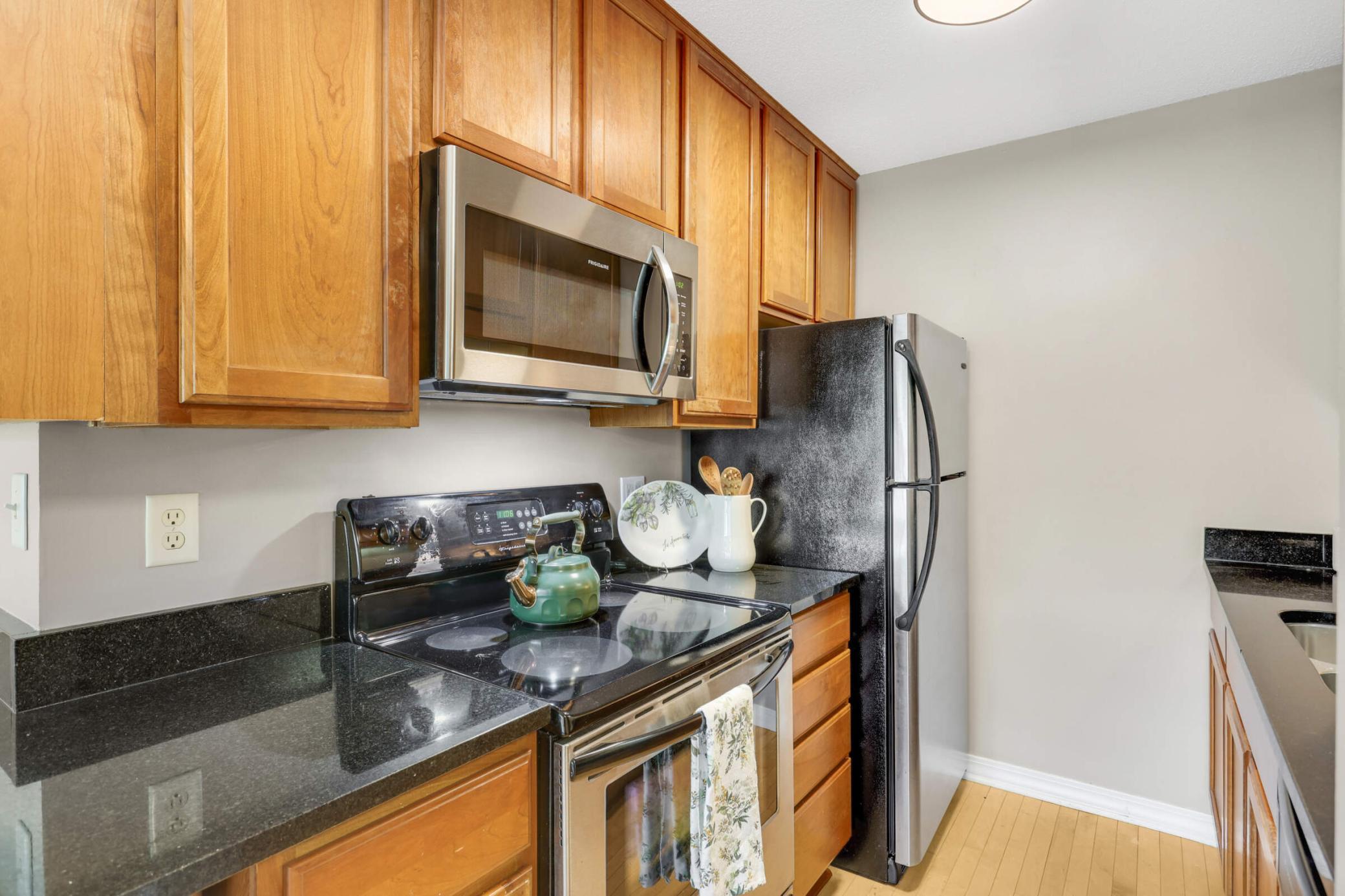 2700 W 44th Street Unit: 401