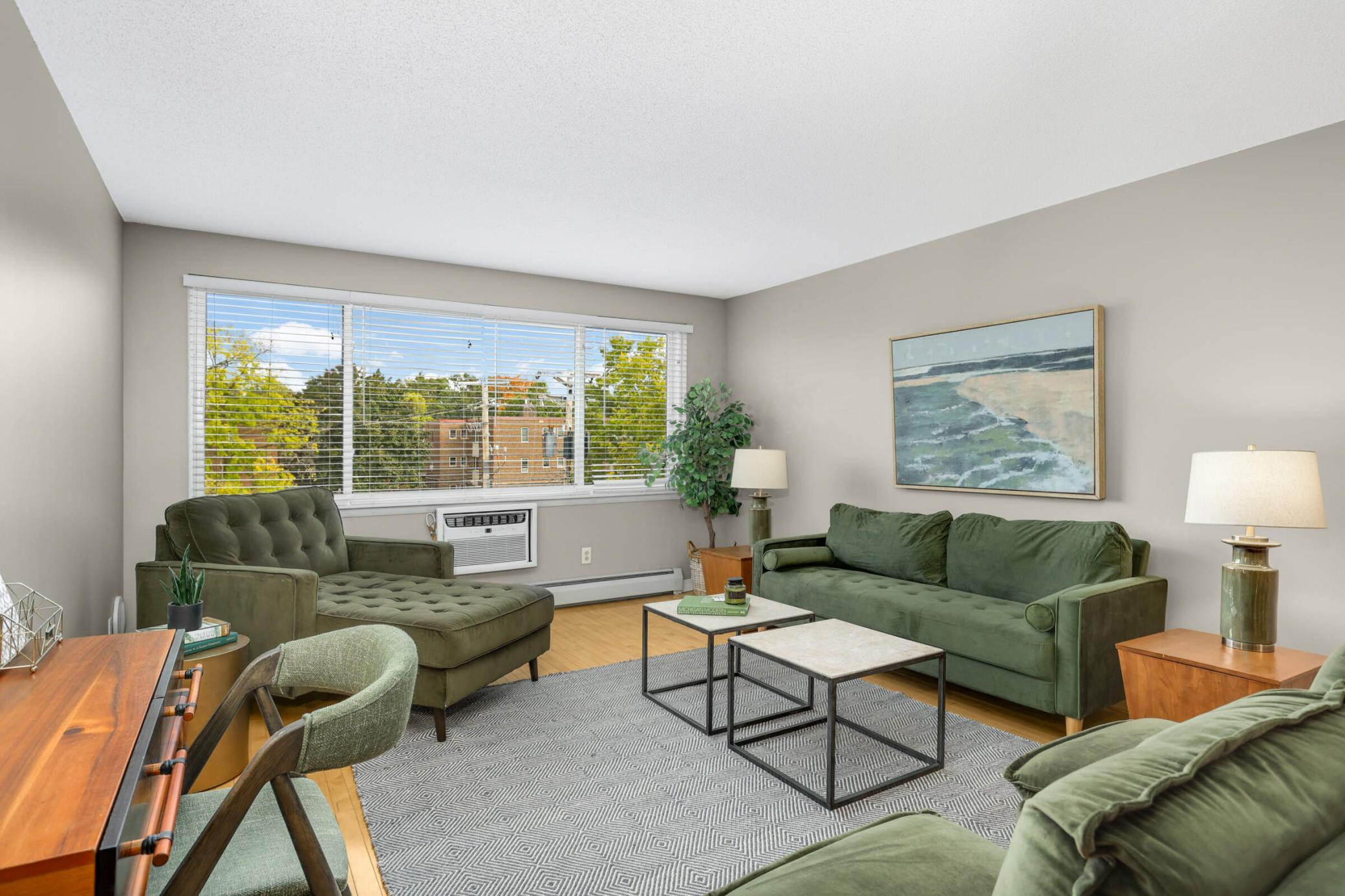 2700 W 44th Street Unit: 401