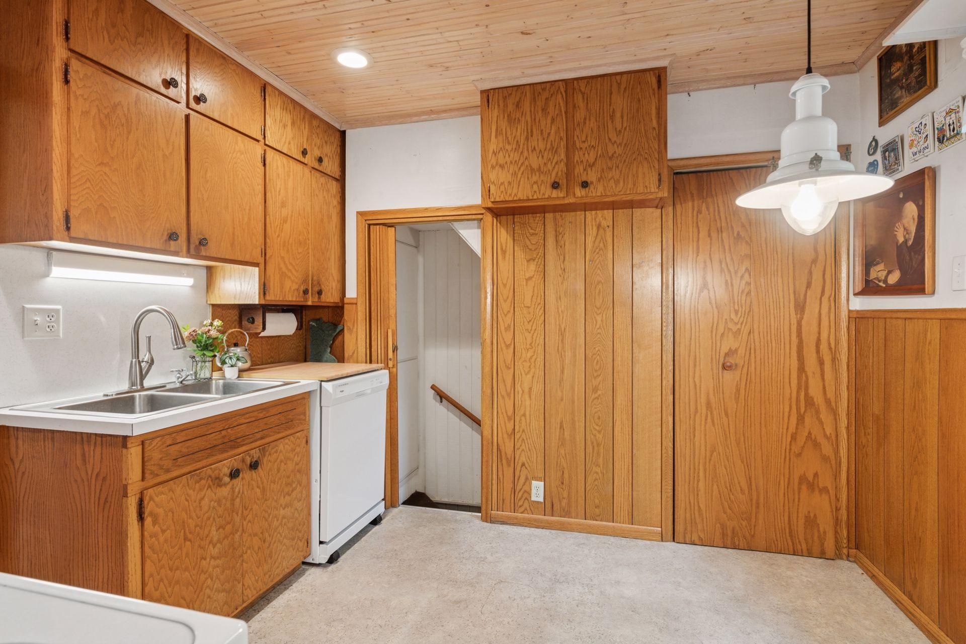 2929 44th Avenue S