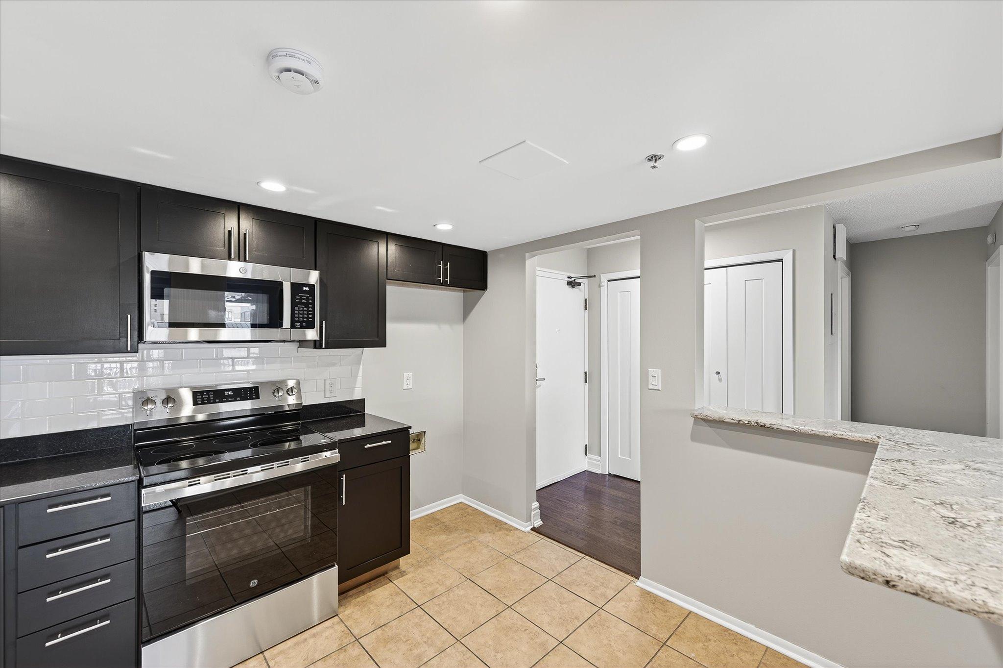 110 1st Avenue NE Unit: F605