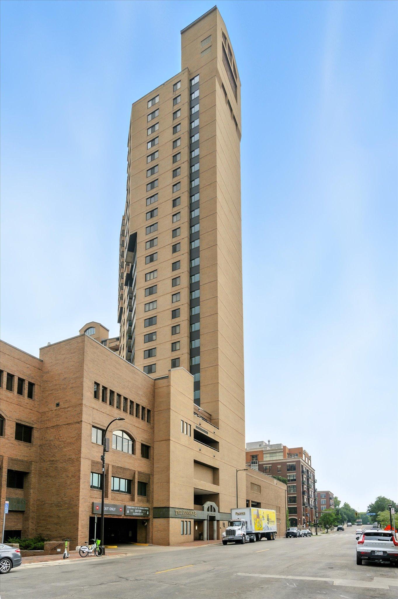 110 1st Avenue NE Unit: F605