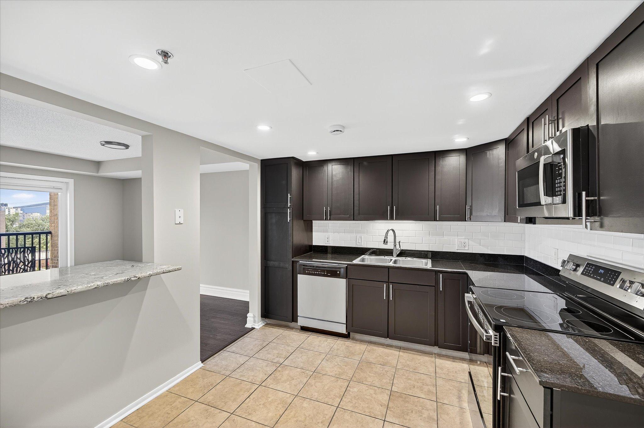 110 1st Avenue NE Unit: F605