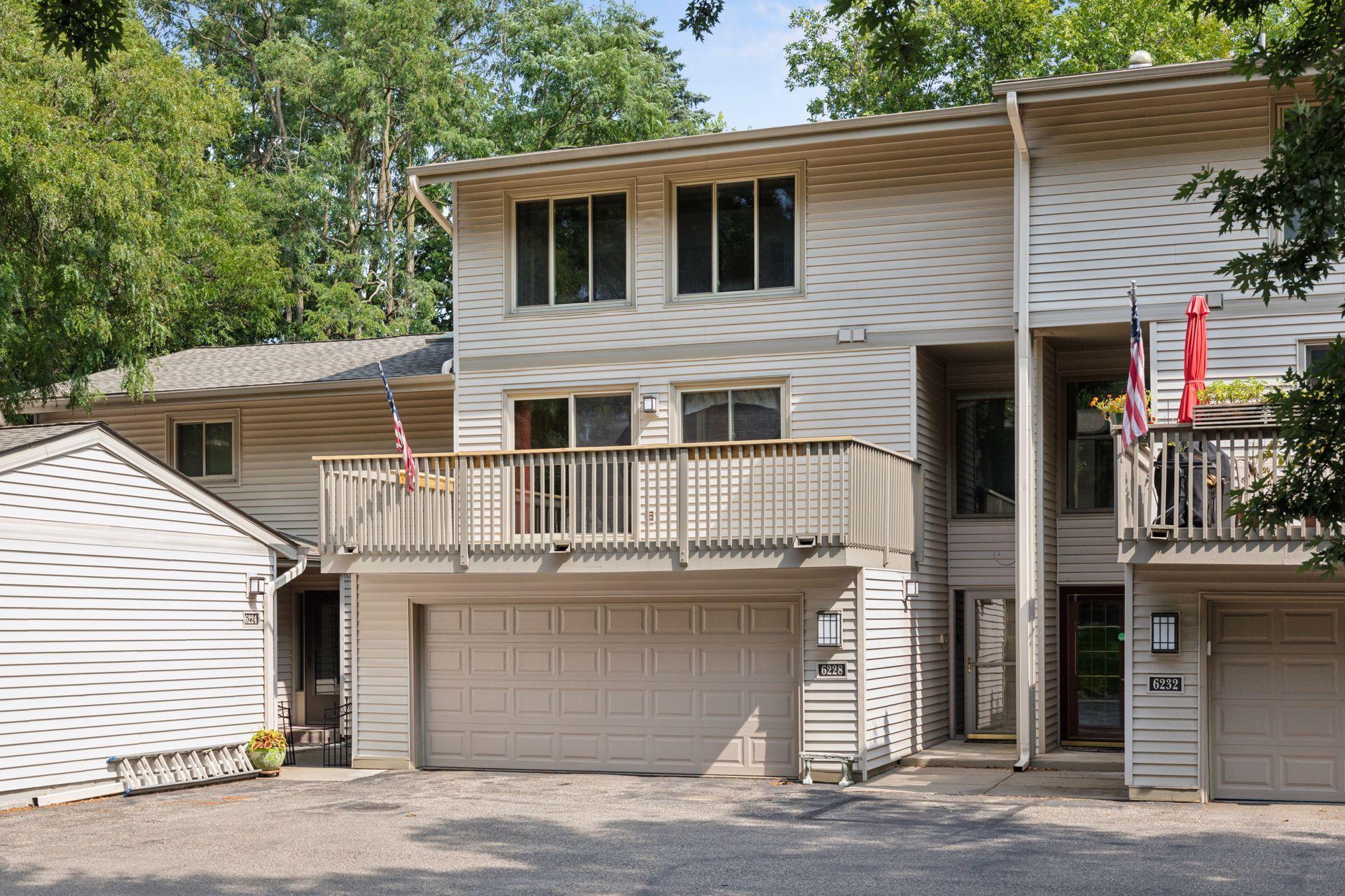 6228 Sandpiper Court