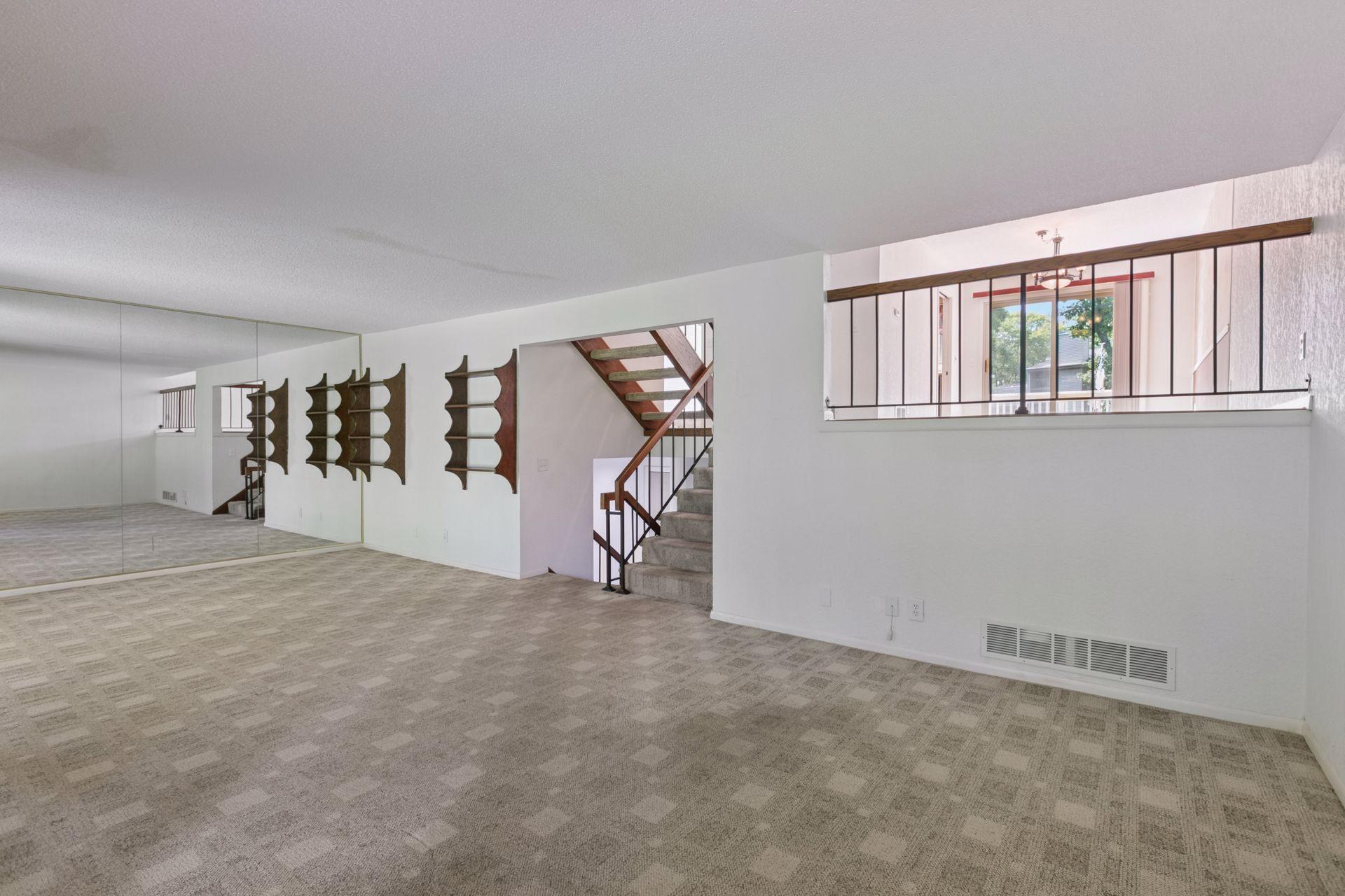 6228 Sandpiper Court