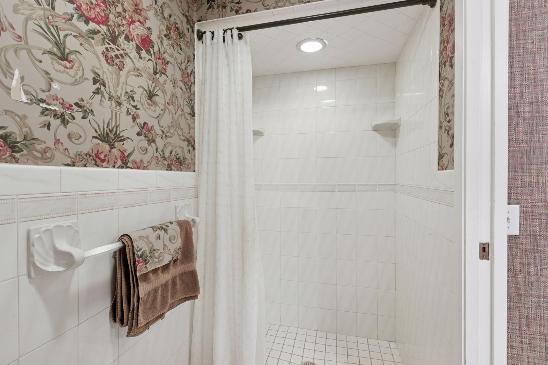 6228 Sandpiper Court