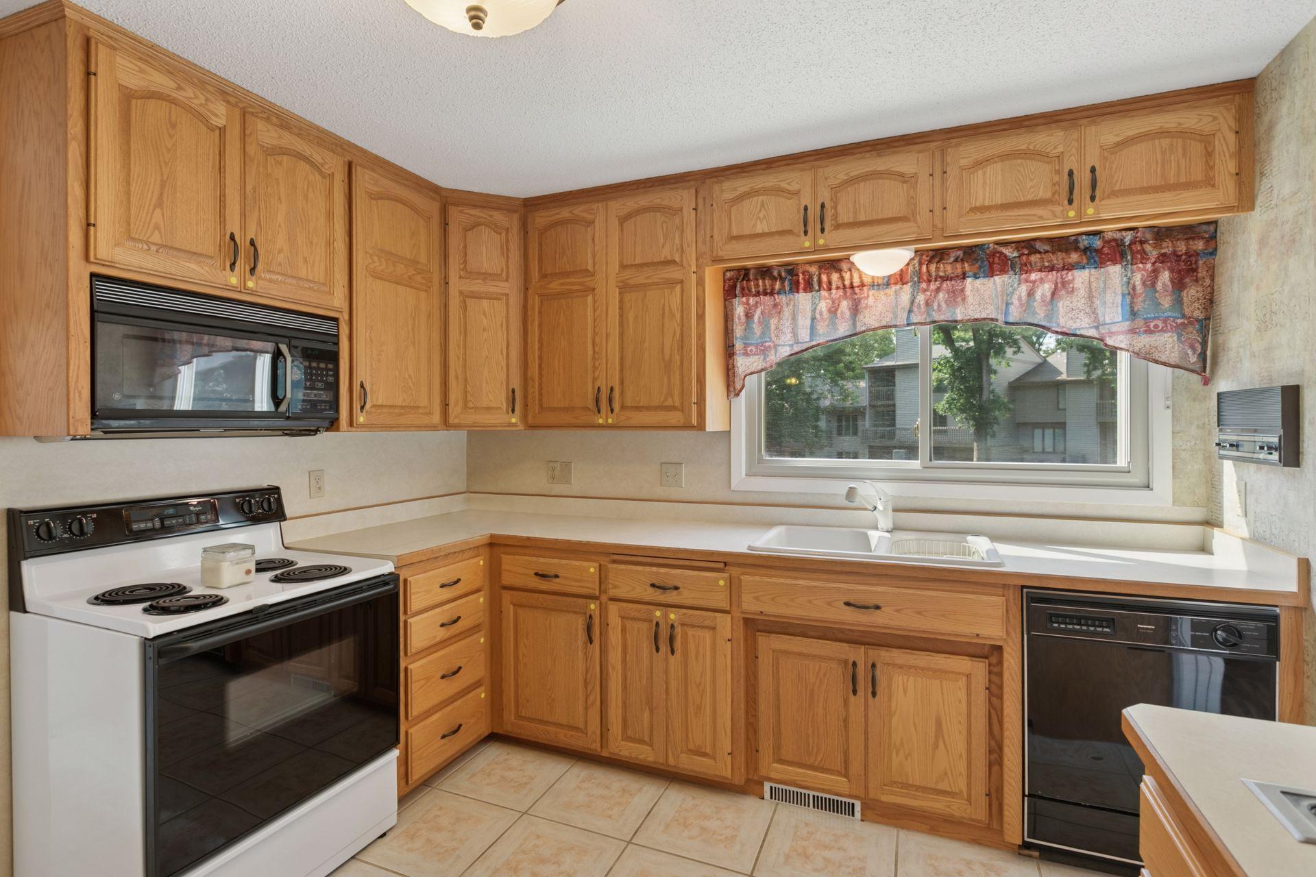 6228 Sandpiper Court