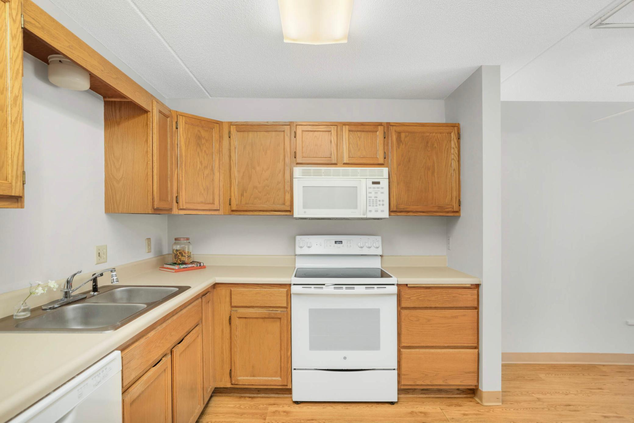 2601 Kenzie Terrace Unit: 103