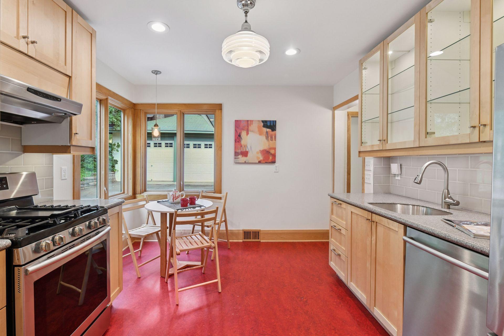 215 Warwick Street SE