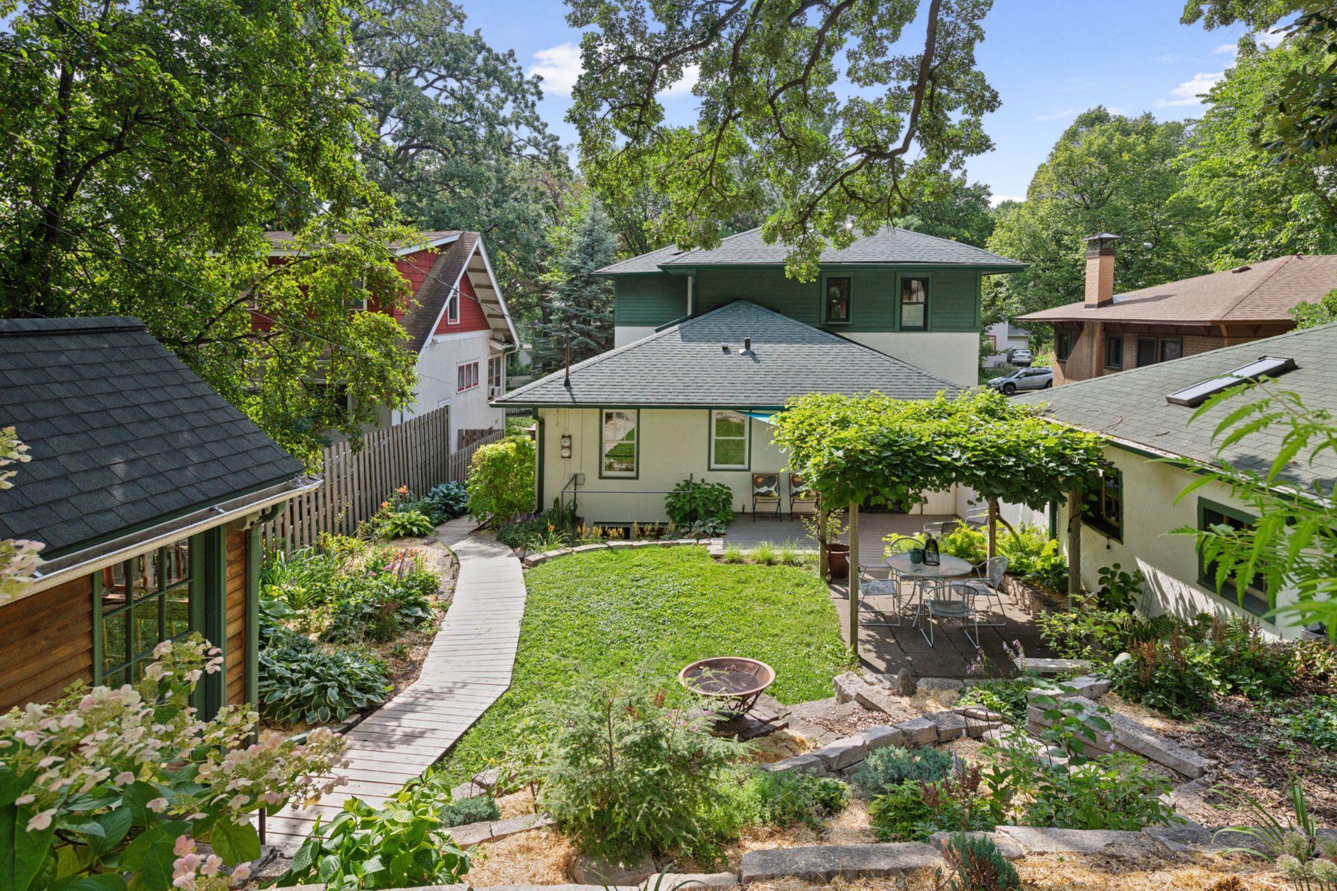 215 Warwick Street SE