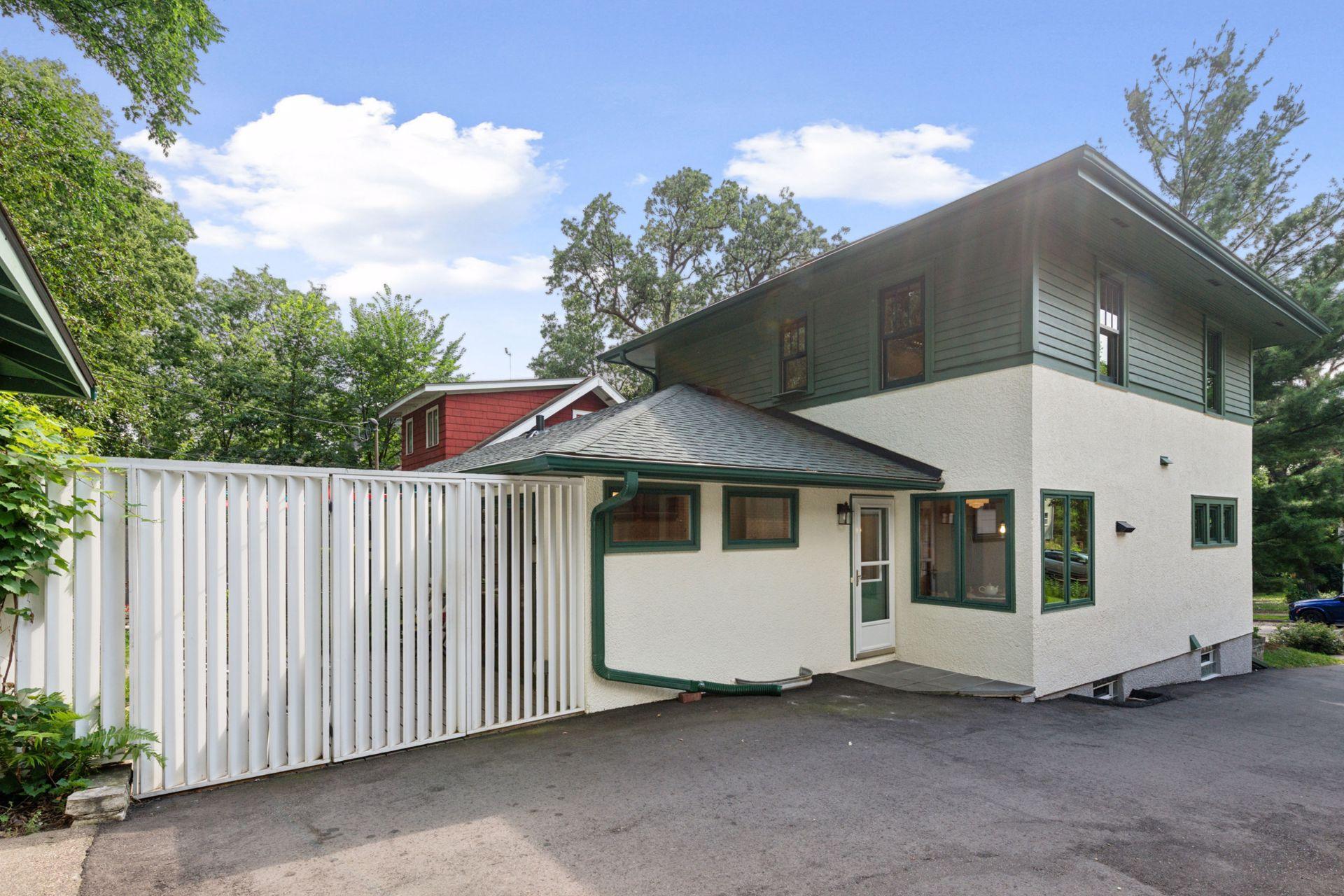 215 Warwick Street SE