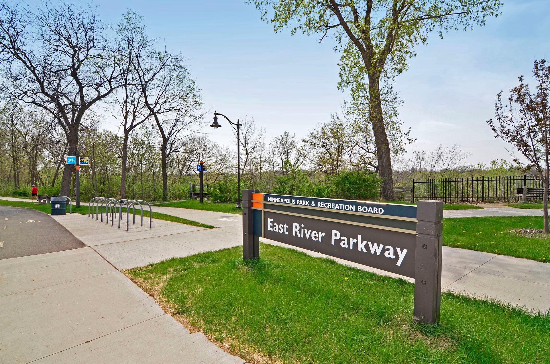 215 Warwick Street SE