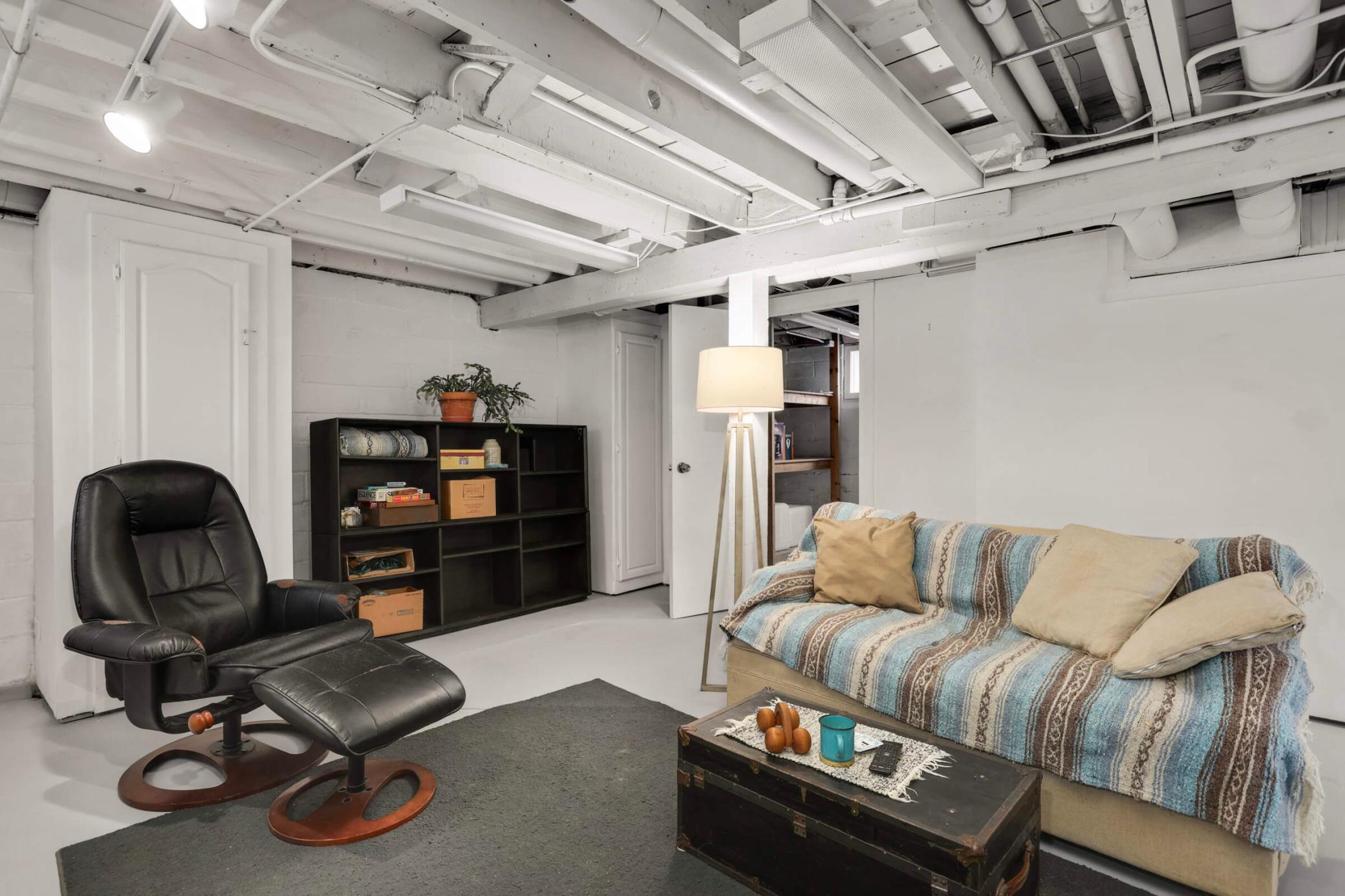 2742 Garfield Street NE