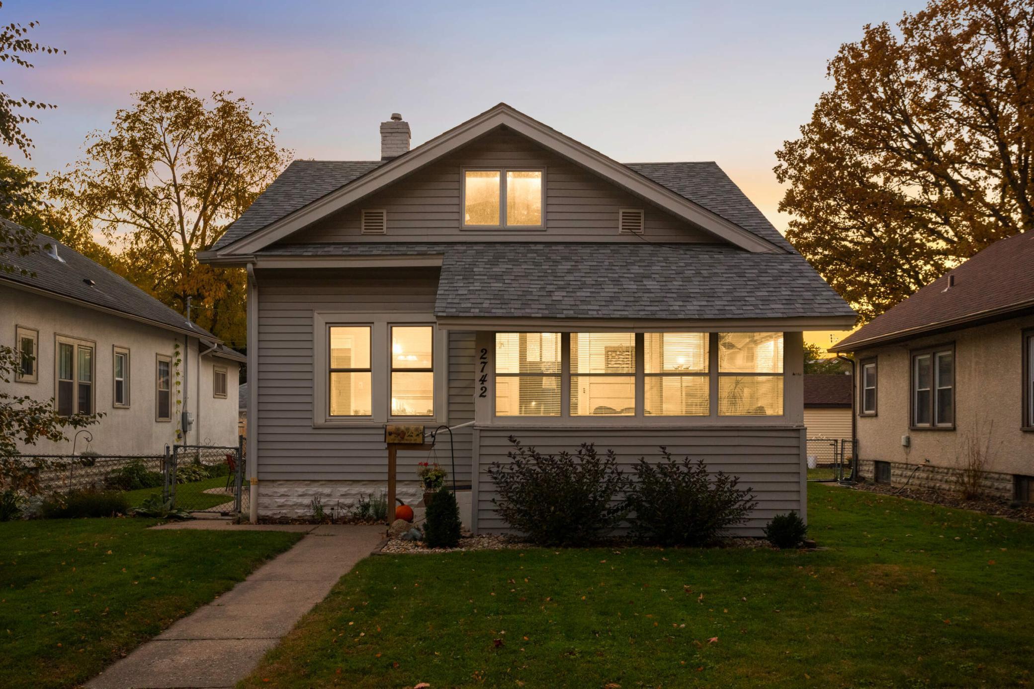 2742 Garfield Street NE