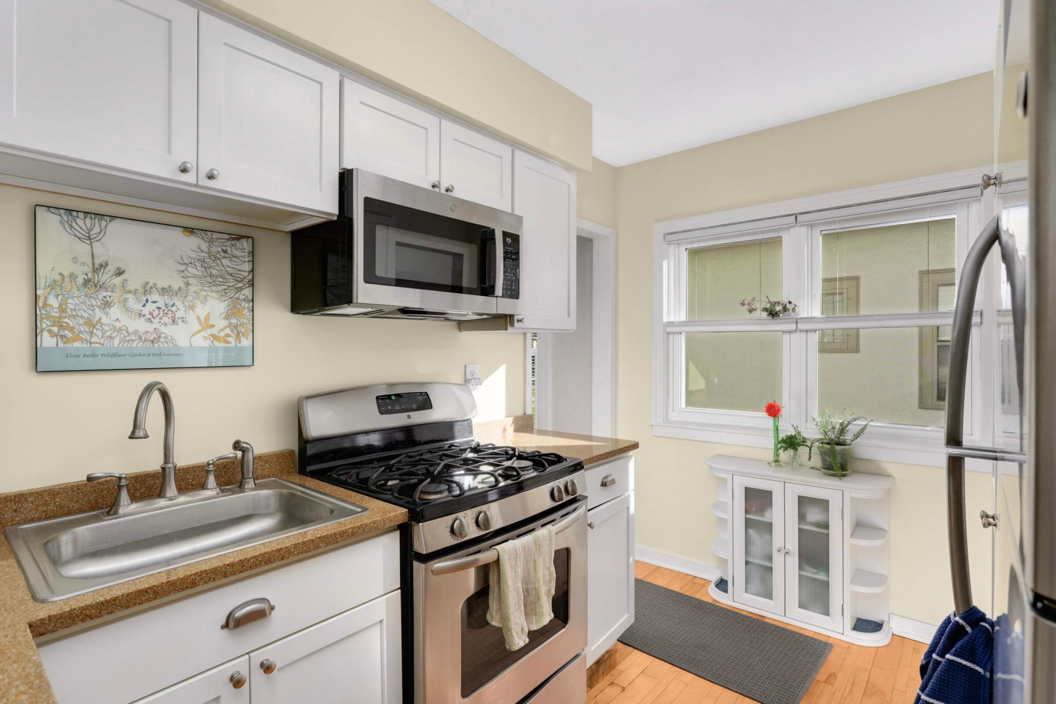 2742 Garfield Street NE