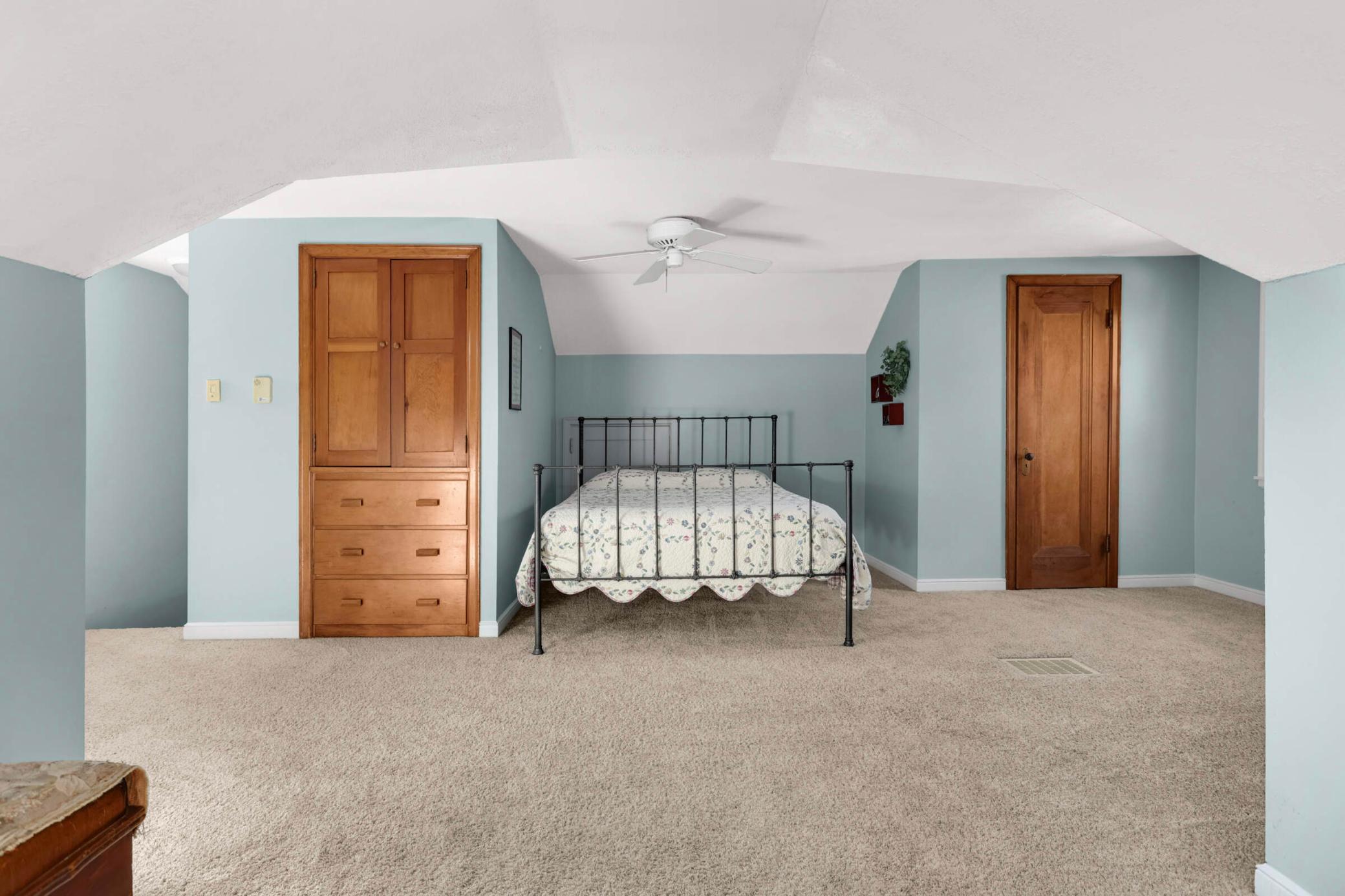 2742 Garfield Street NE